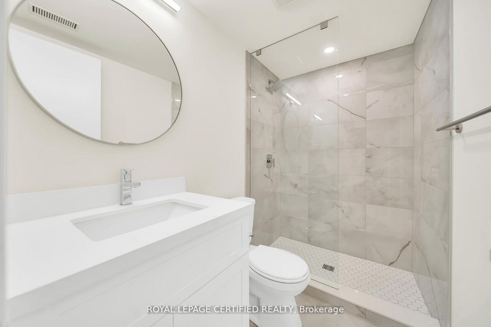 5016 Natkarni Crescent Lower Property Photo 13