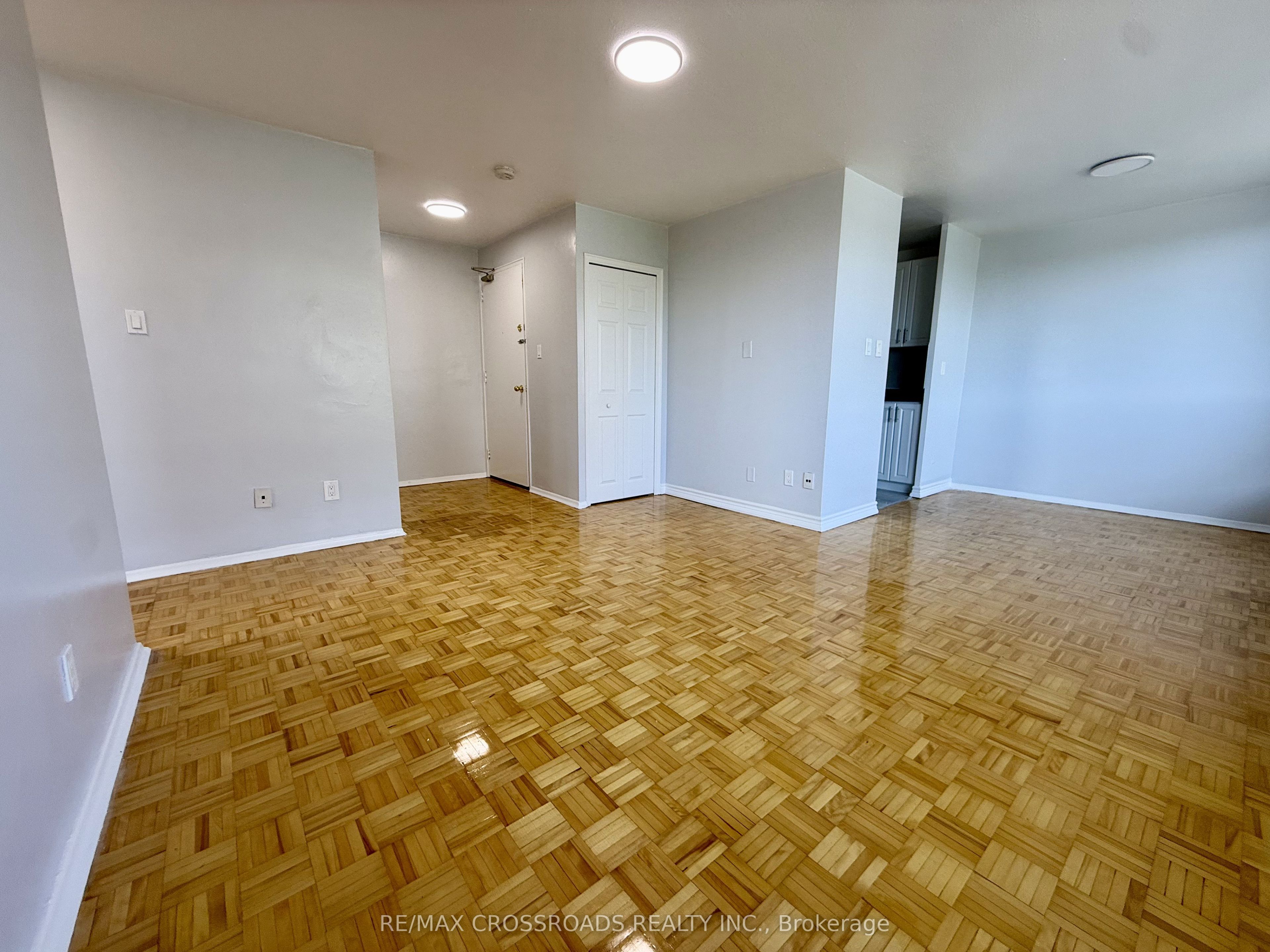 363 Lakeshore Road E 410 Property Photo 2
