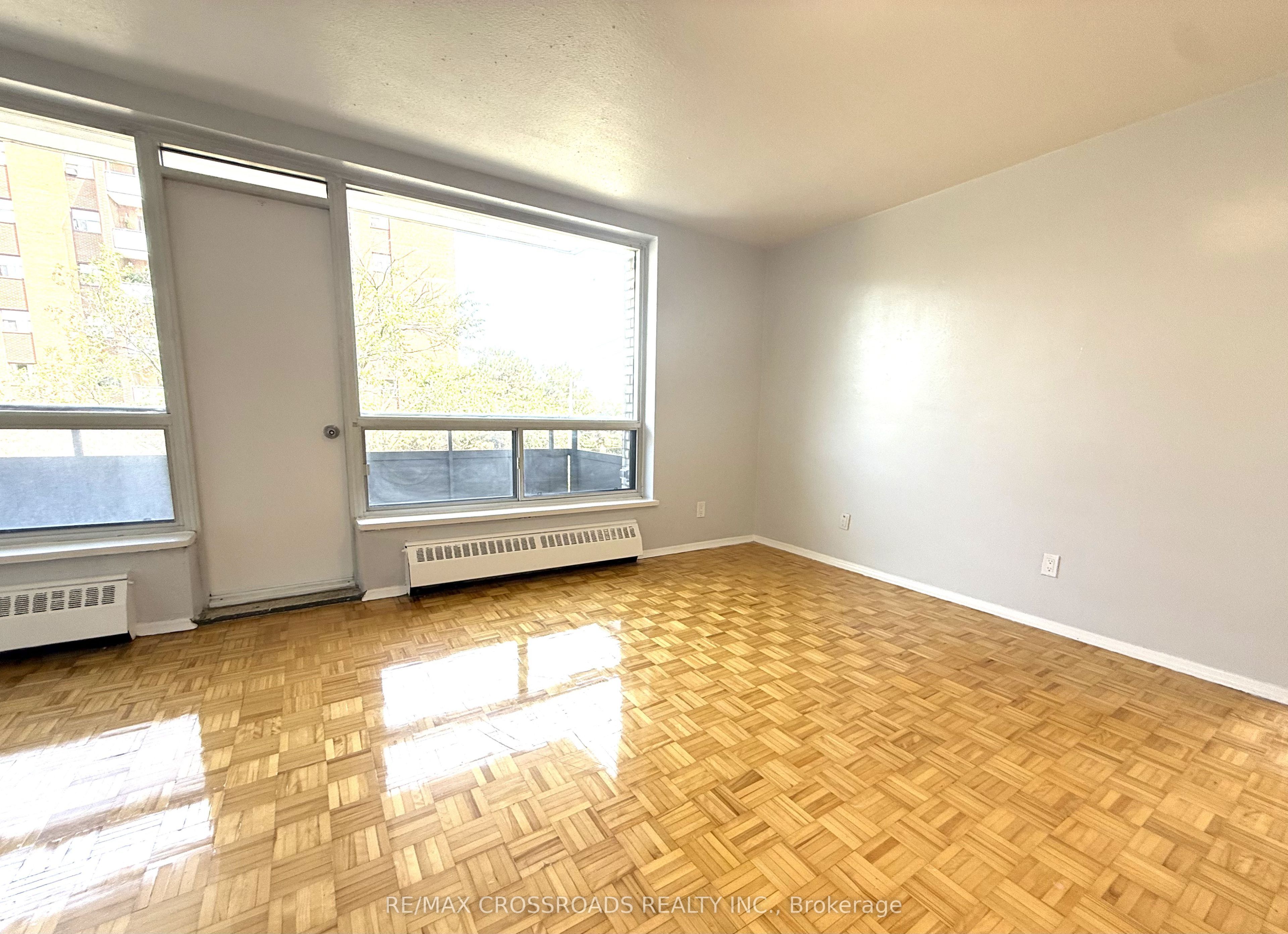 363 Lakeshore Road E 410 Property Photo 3