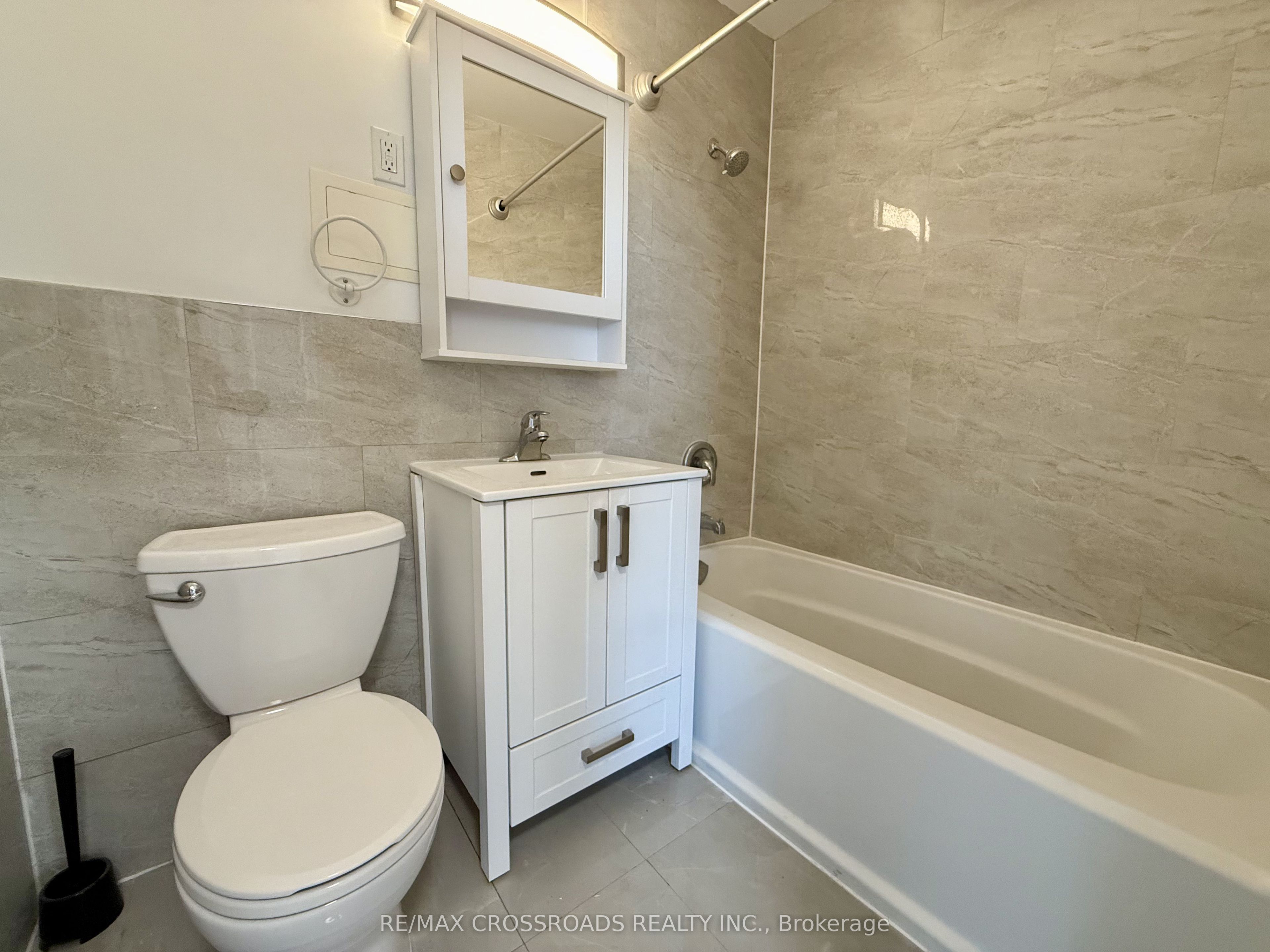 363 Lakeshore Road E 410 Property Photo 9