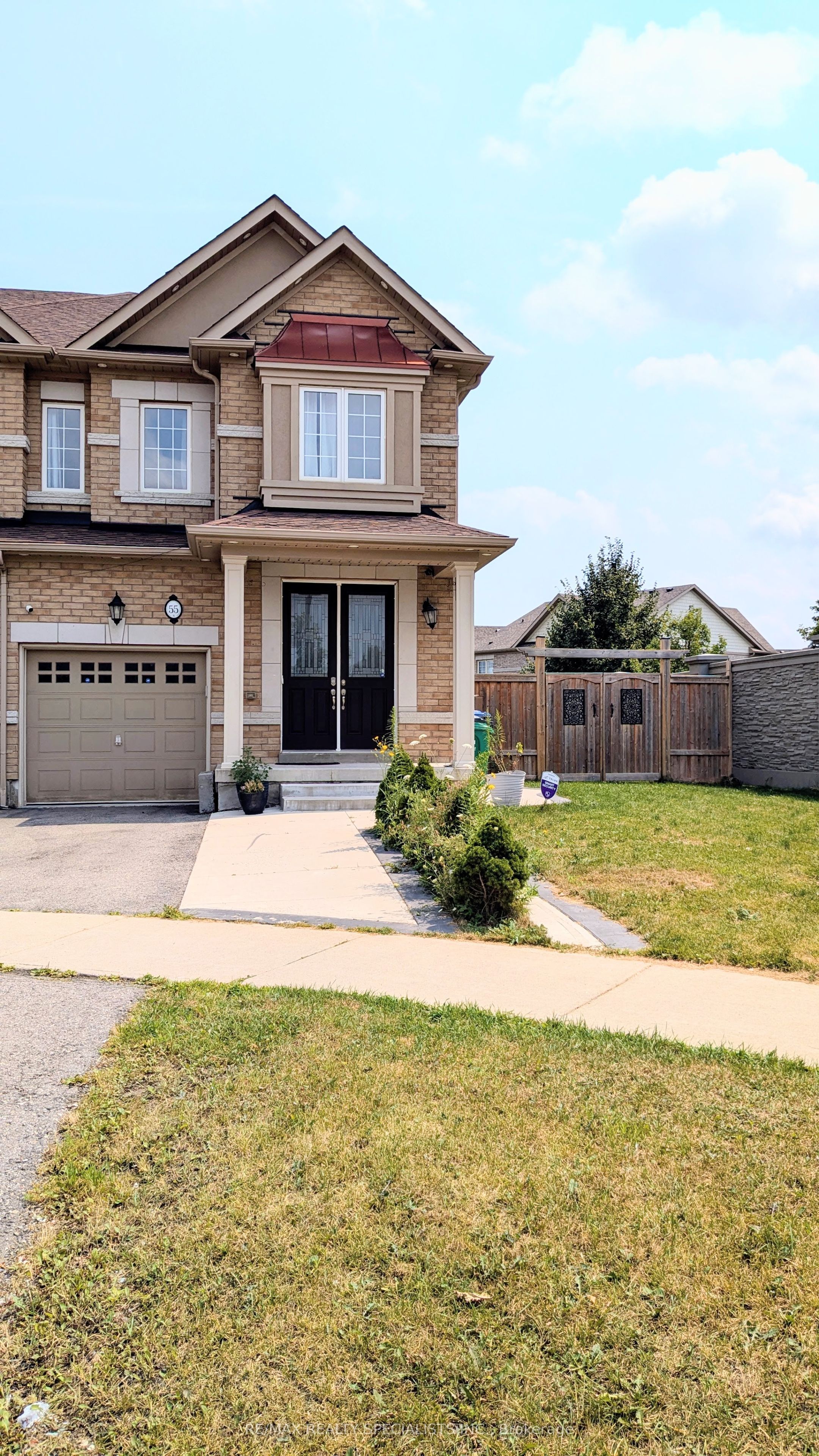 55 Dufay Road Property Photo 2