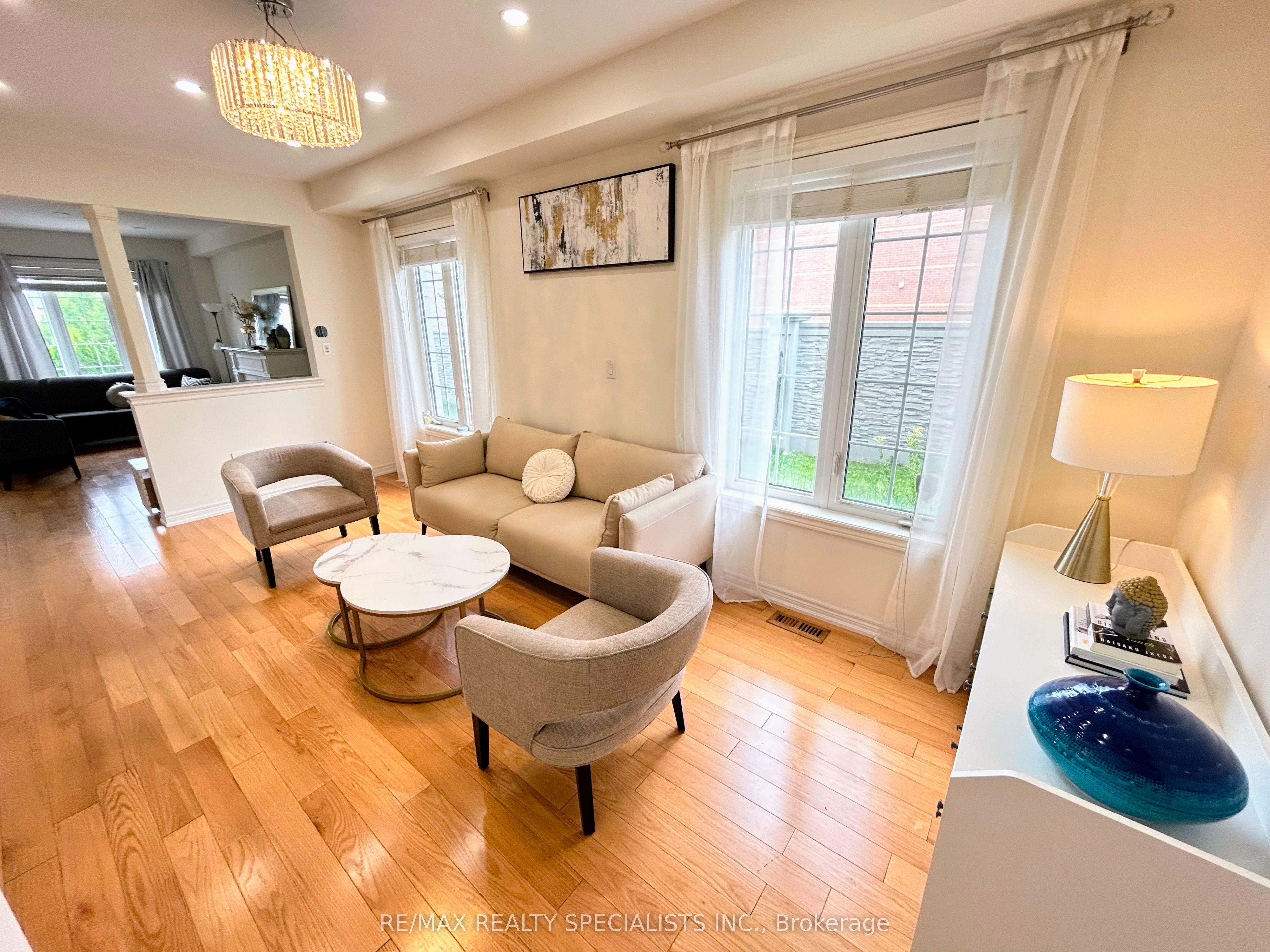 55 Dufay Road Property Photo 3