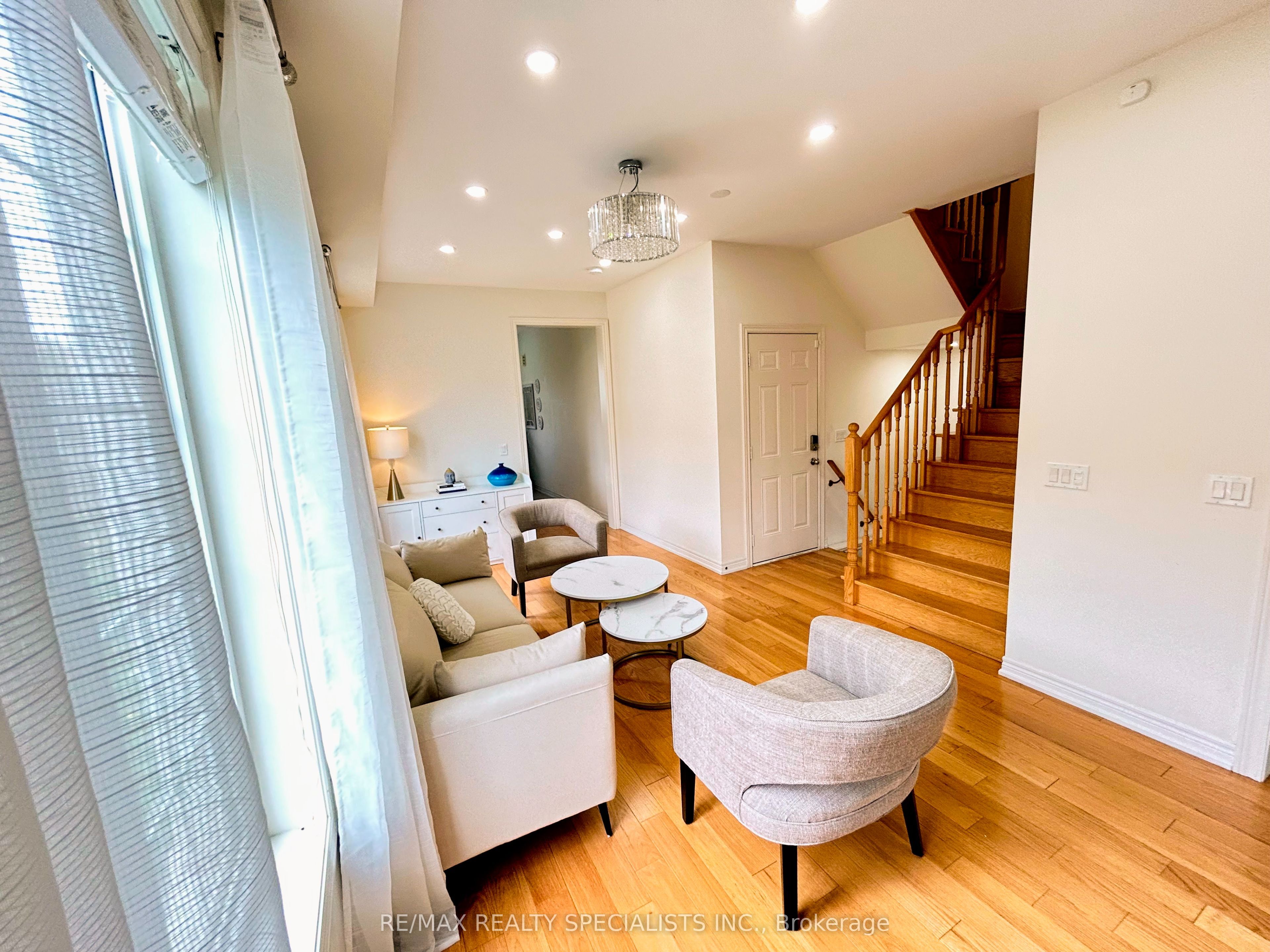 55 Dufay Road Property Photo 5