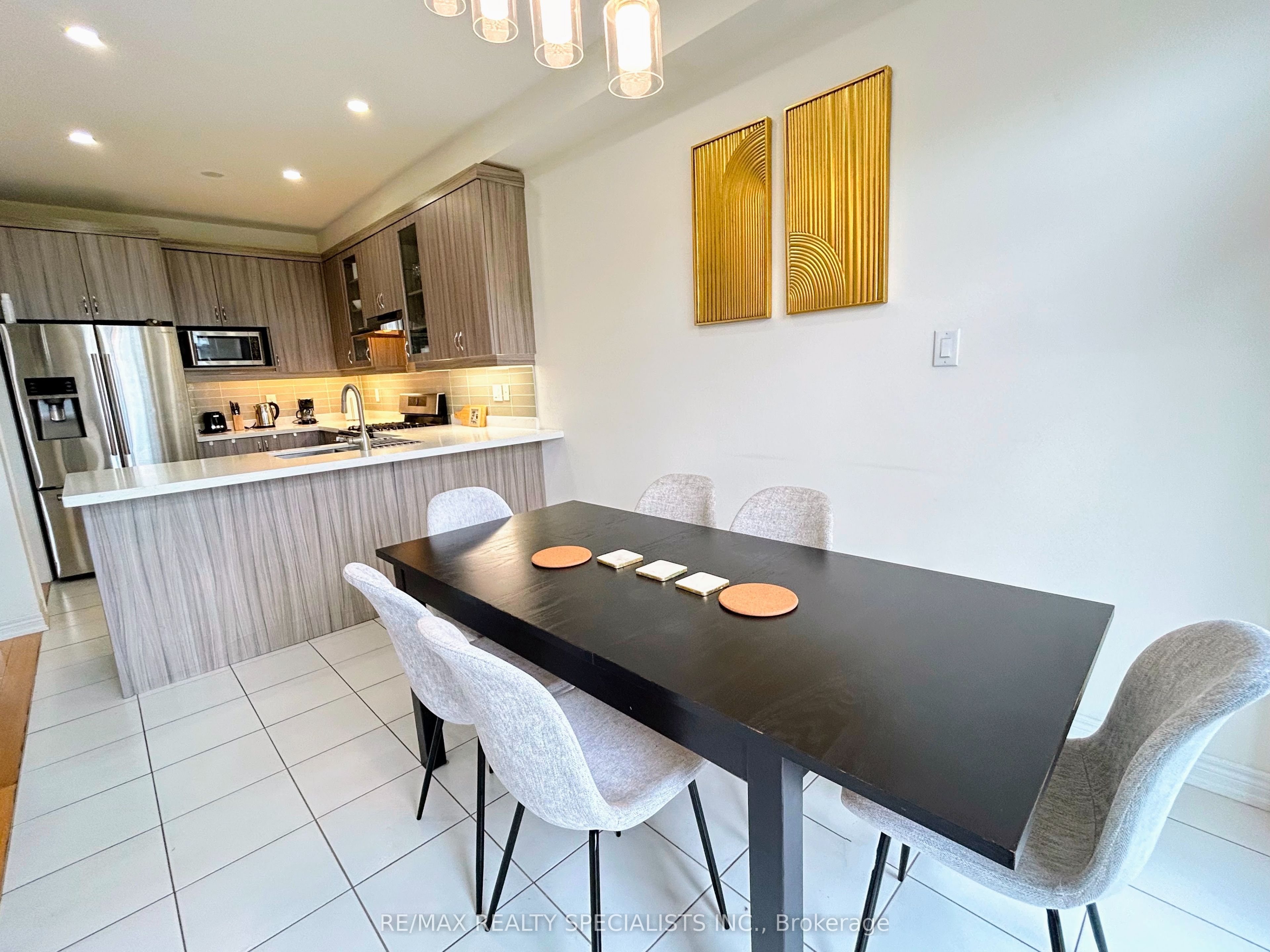 55 Dufay Road Property Photo 12