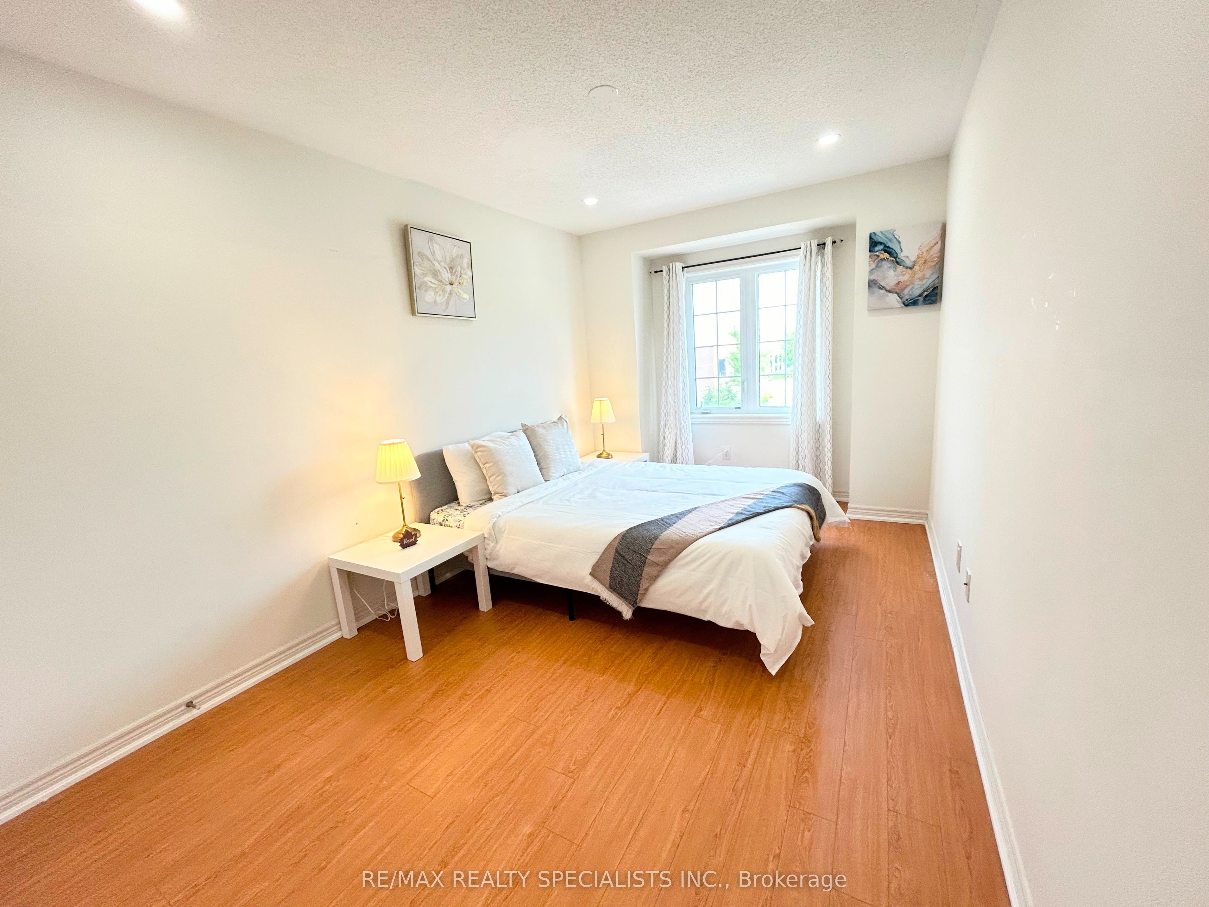 55 Dufay Road Property Photo 19