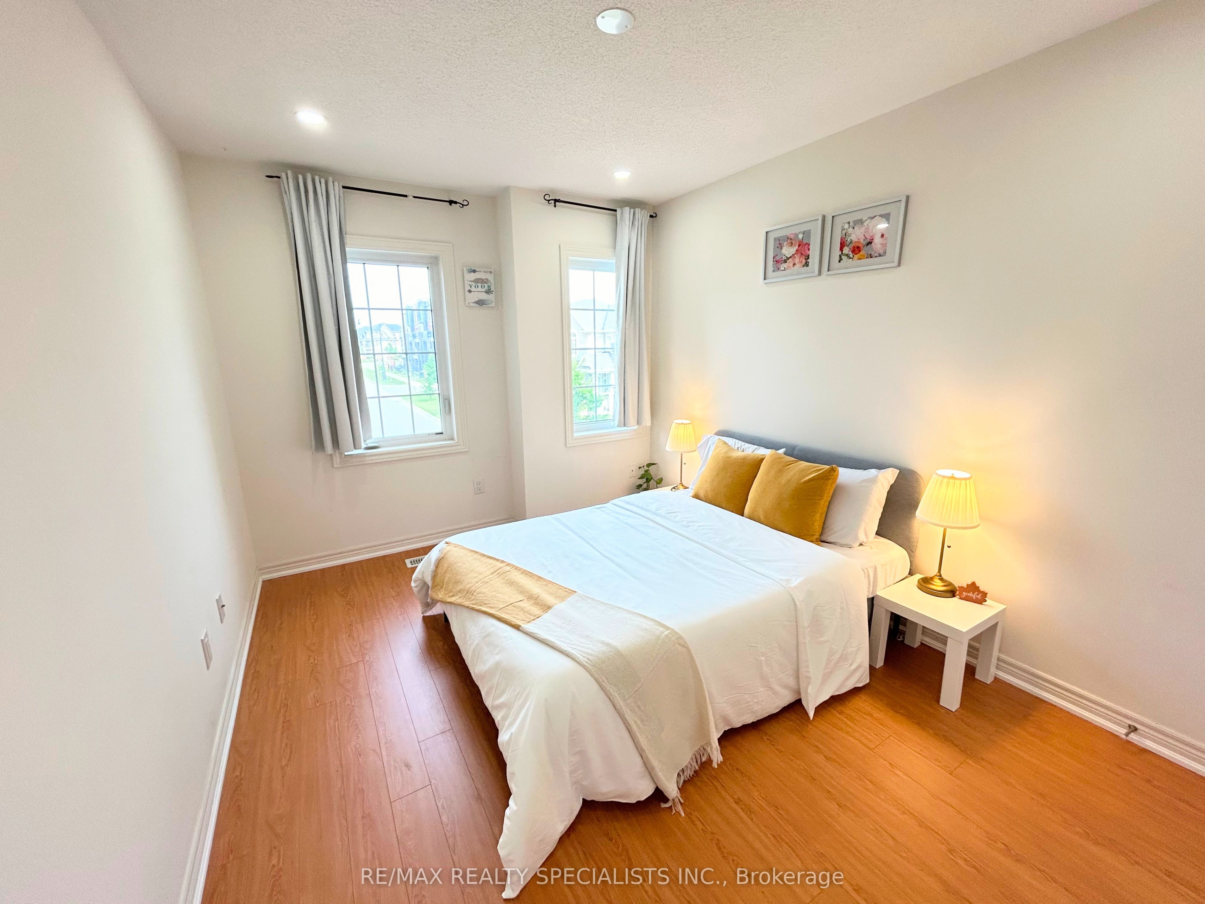 55 Dufay Road Property Photo 21