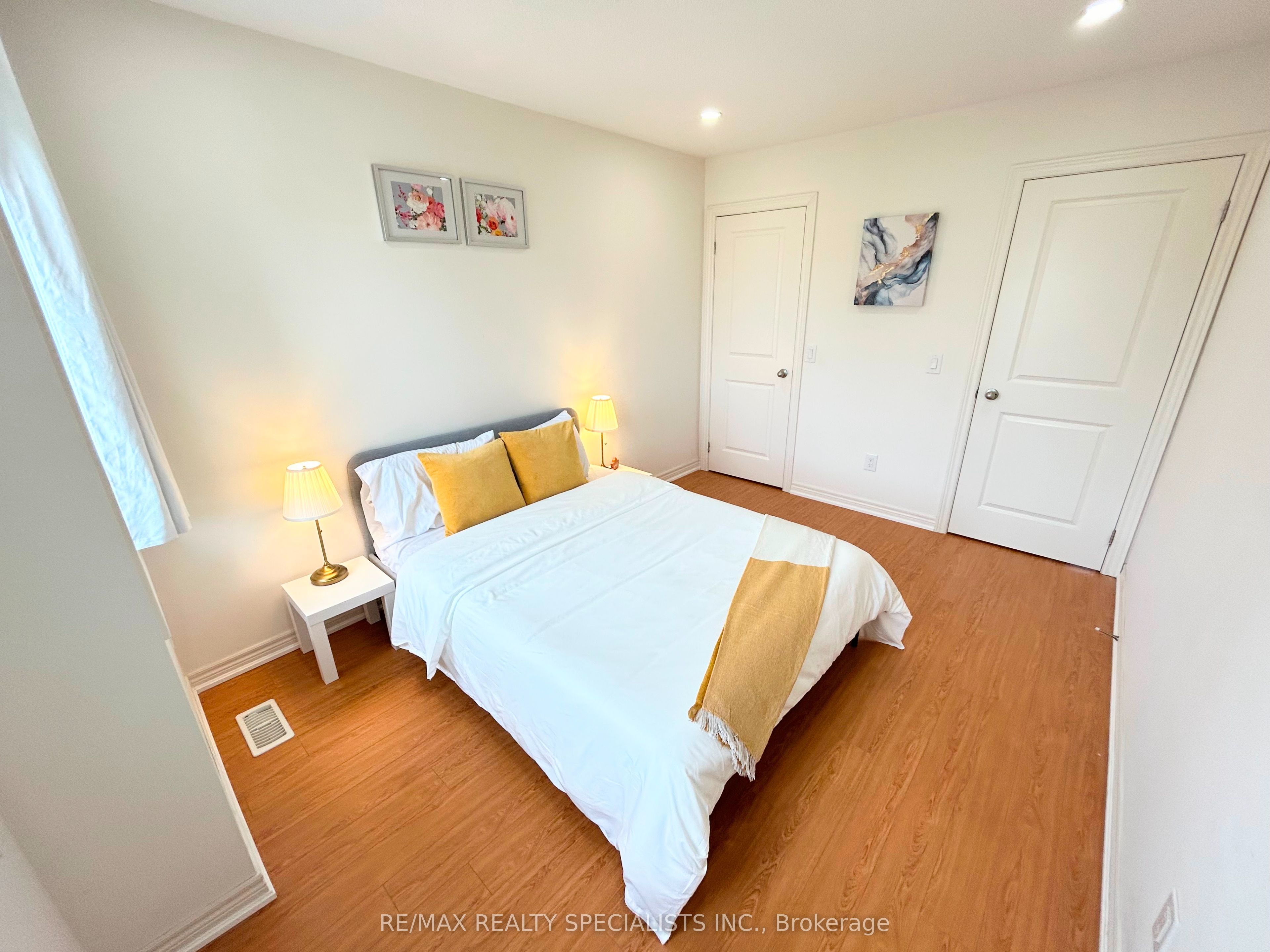 55 Dufay Road Property Photo 22