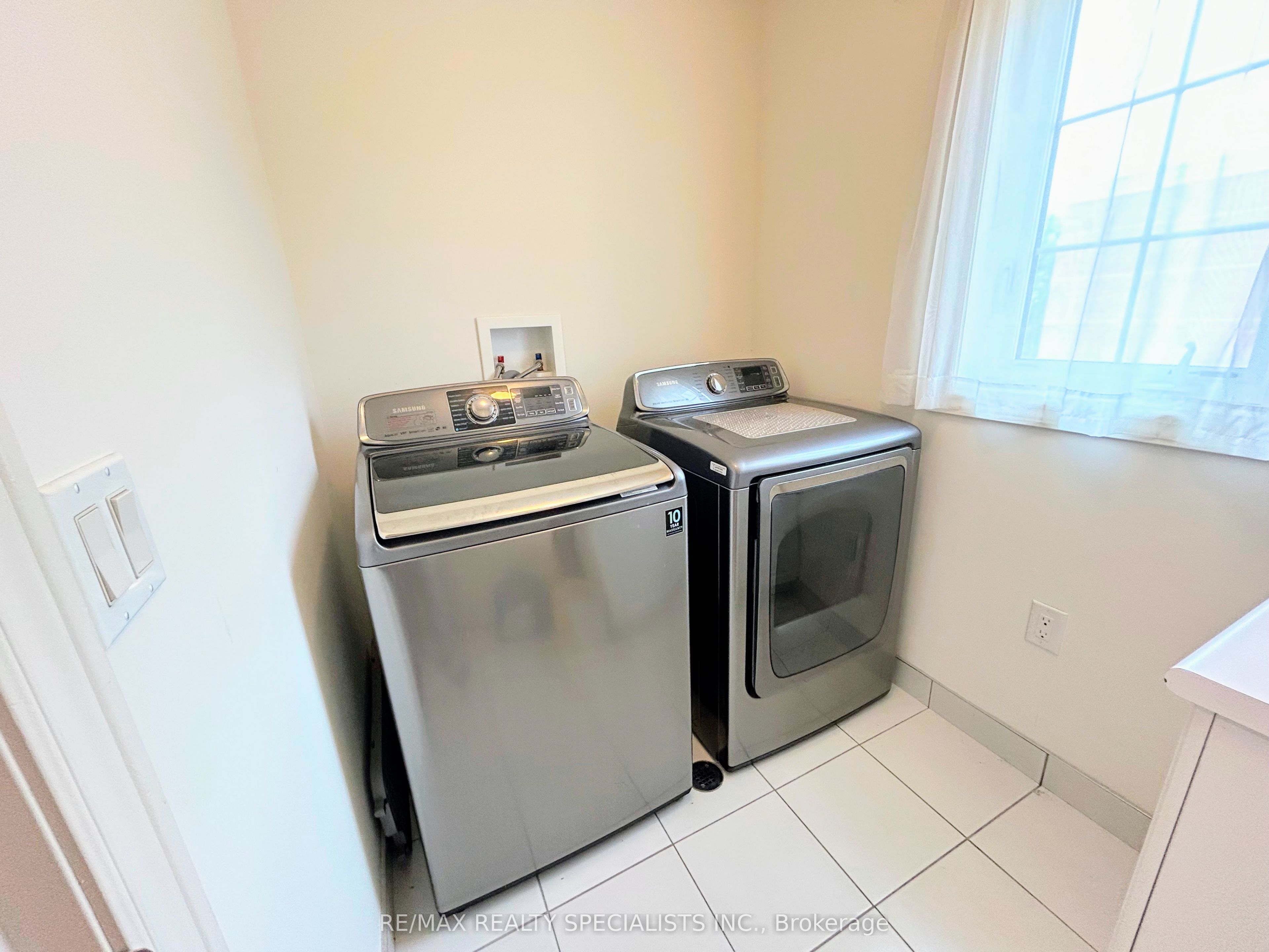 55 Dufay Road Property Photo 24