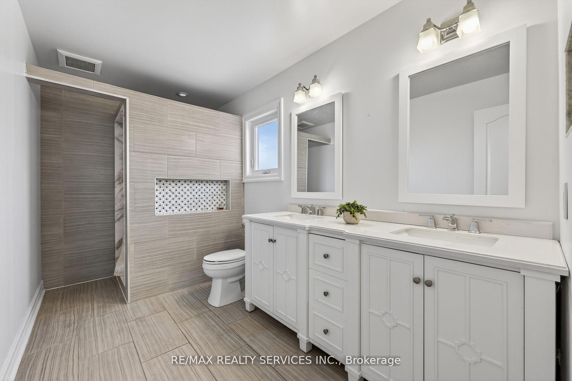 150 Royal Valley Drive Property Photo 23