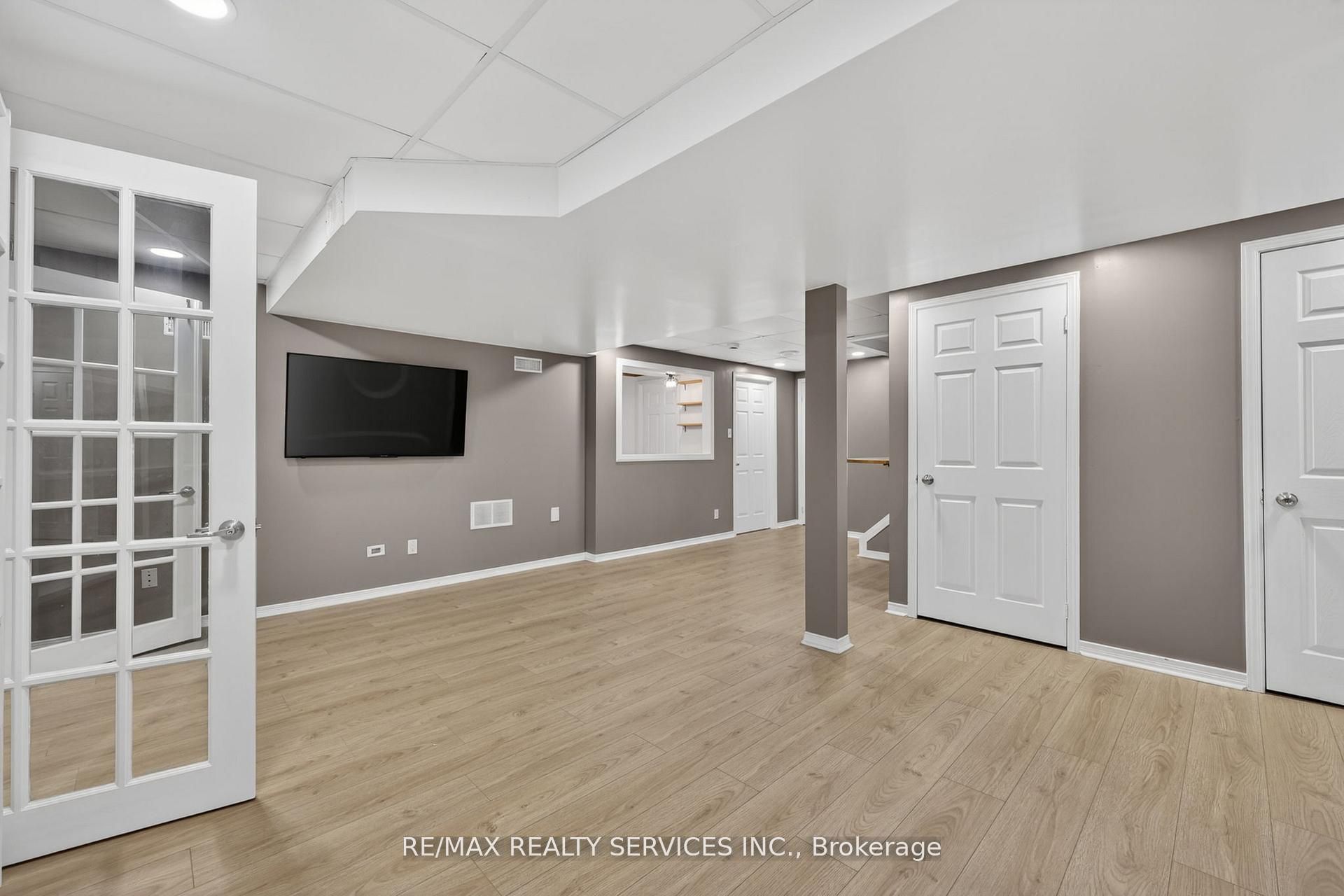 150 Royal Valley Drive Property Photo 33