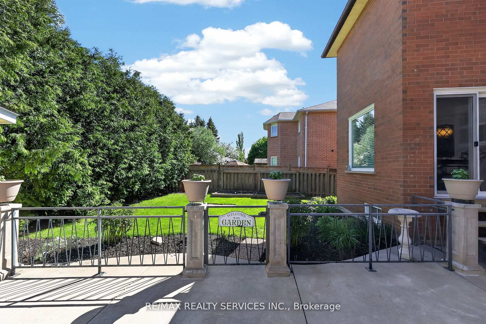 150 Royal Valley Drive Property Photo 42