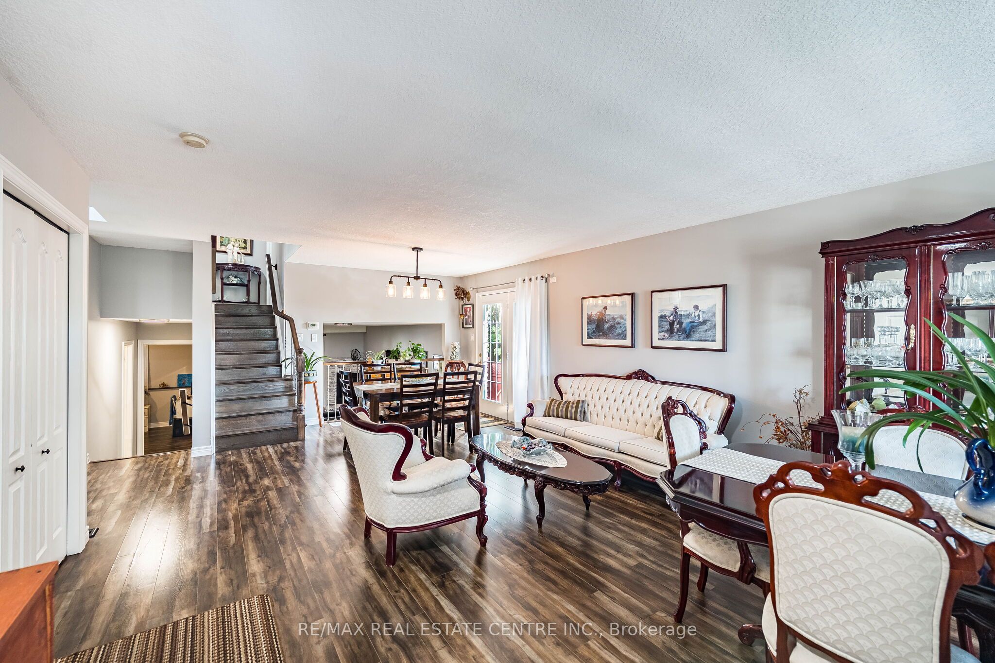 267 Montgomery Boulevard Property Photo 7