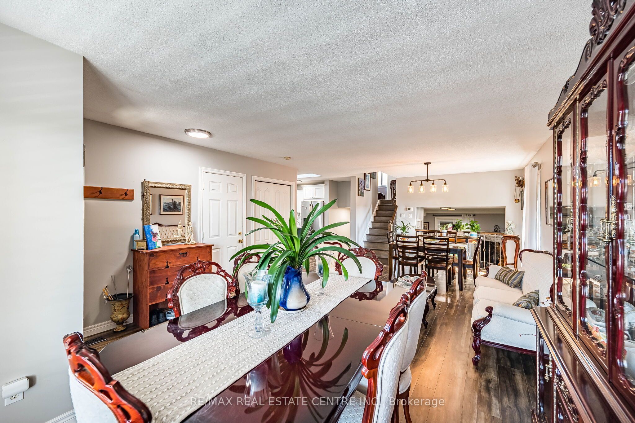 267 Montgomery Boulevard Property Photo 8