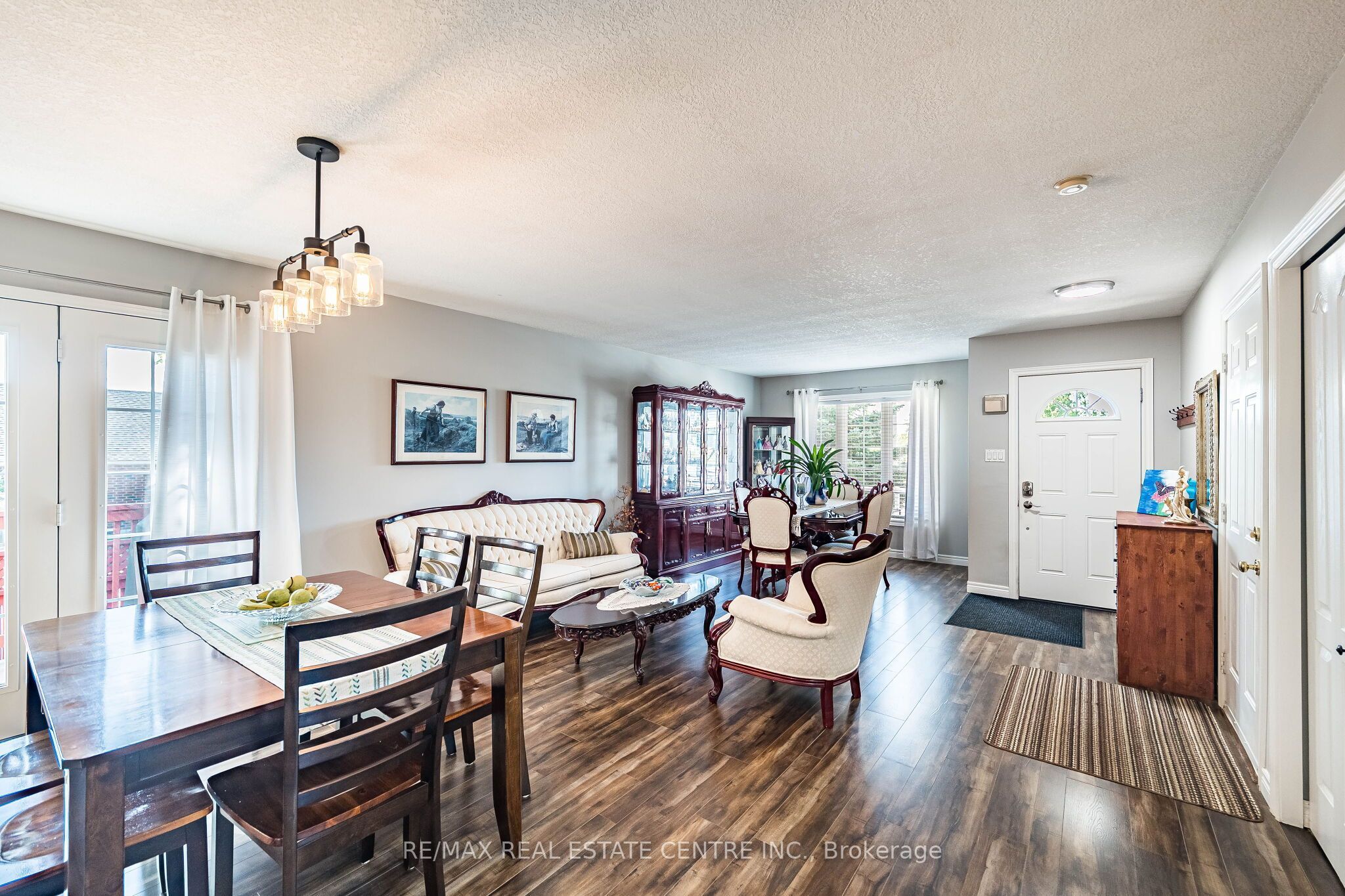 267 Montgomery Boulevard Property Photo 9