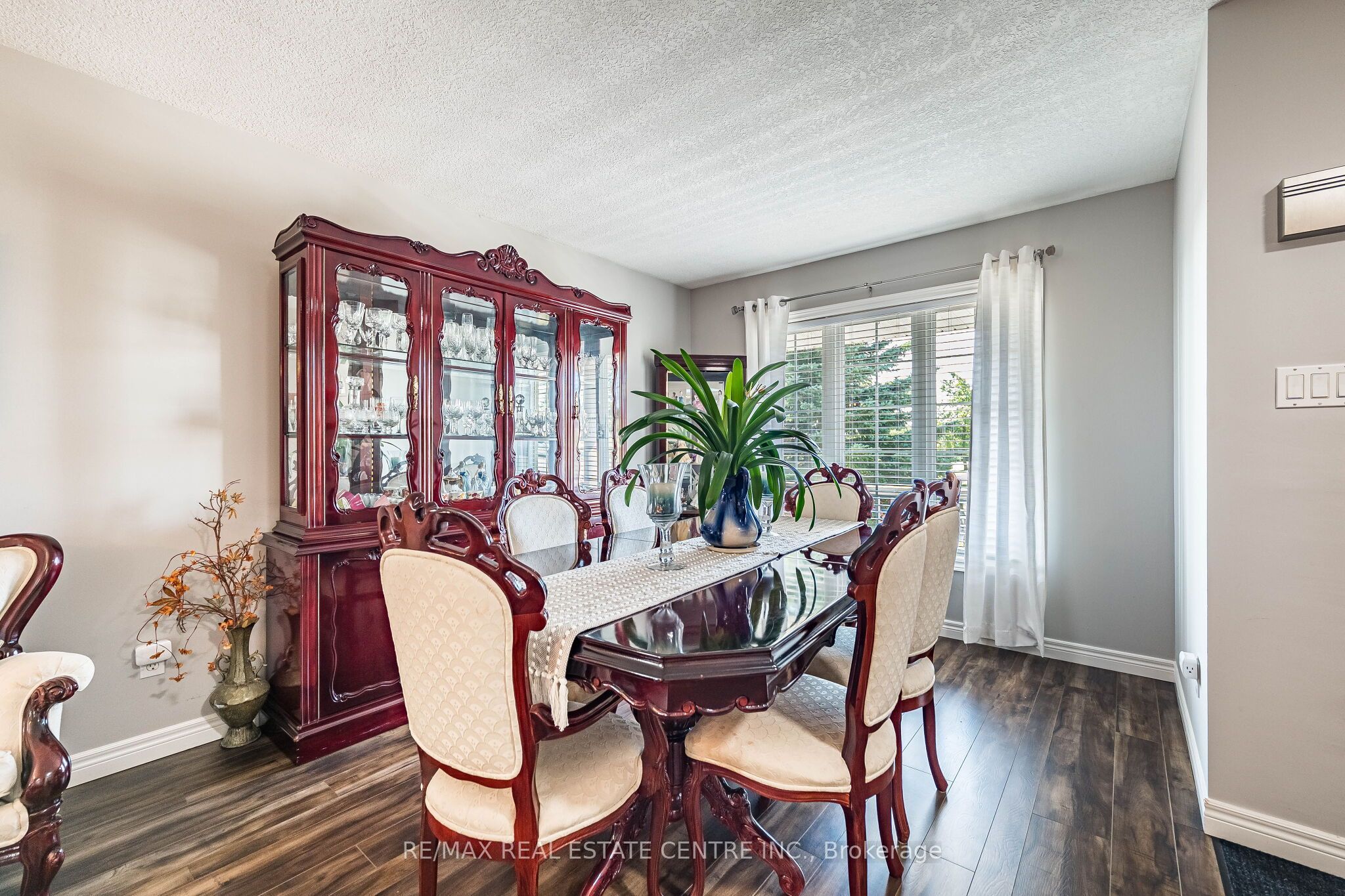 267 Montgomery Boulevard Property Photo 10