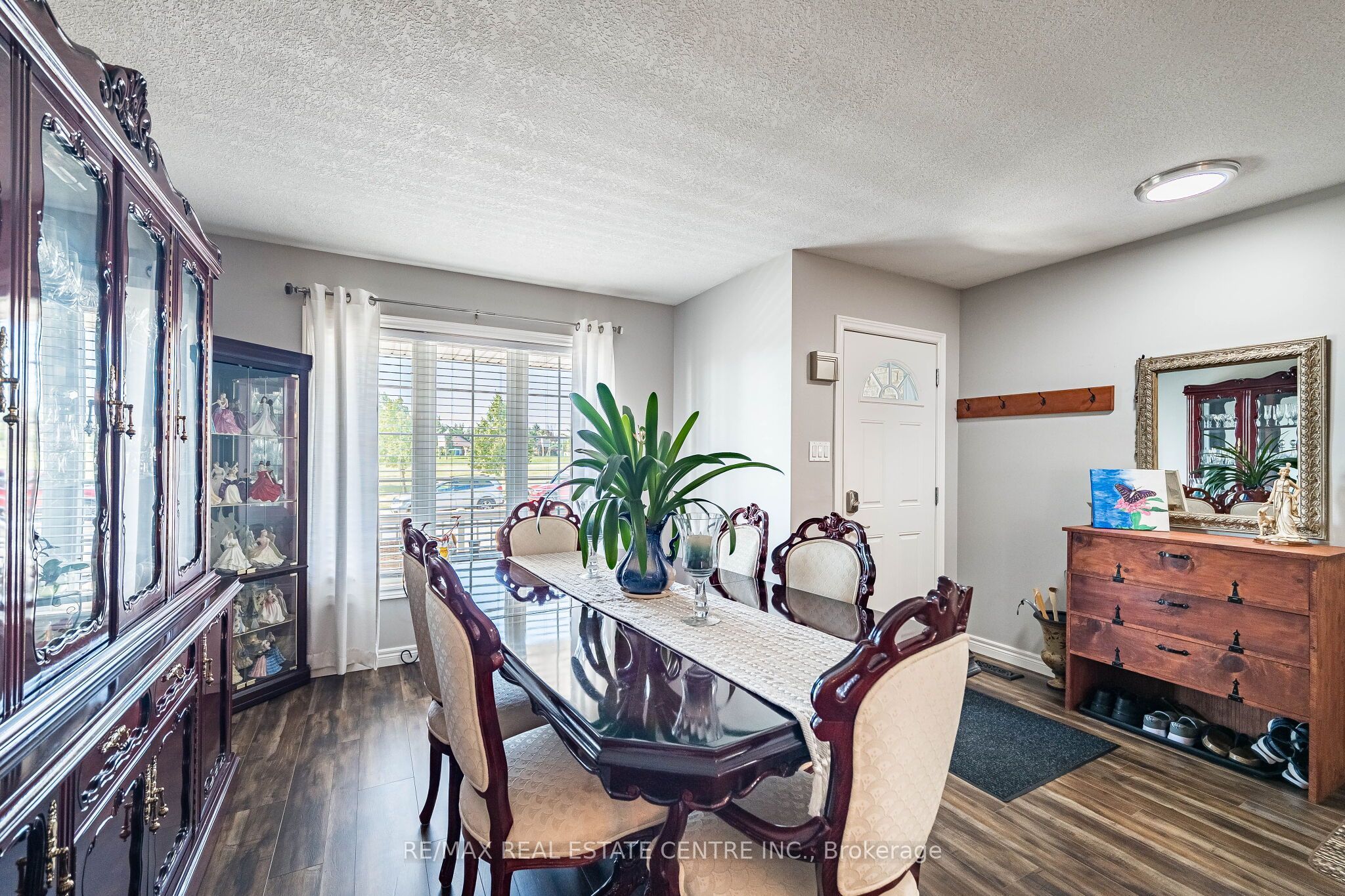 267 Montgomery Boulevard Property Photo 11