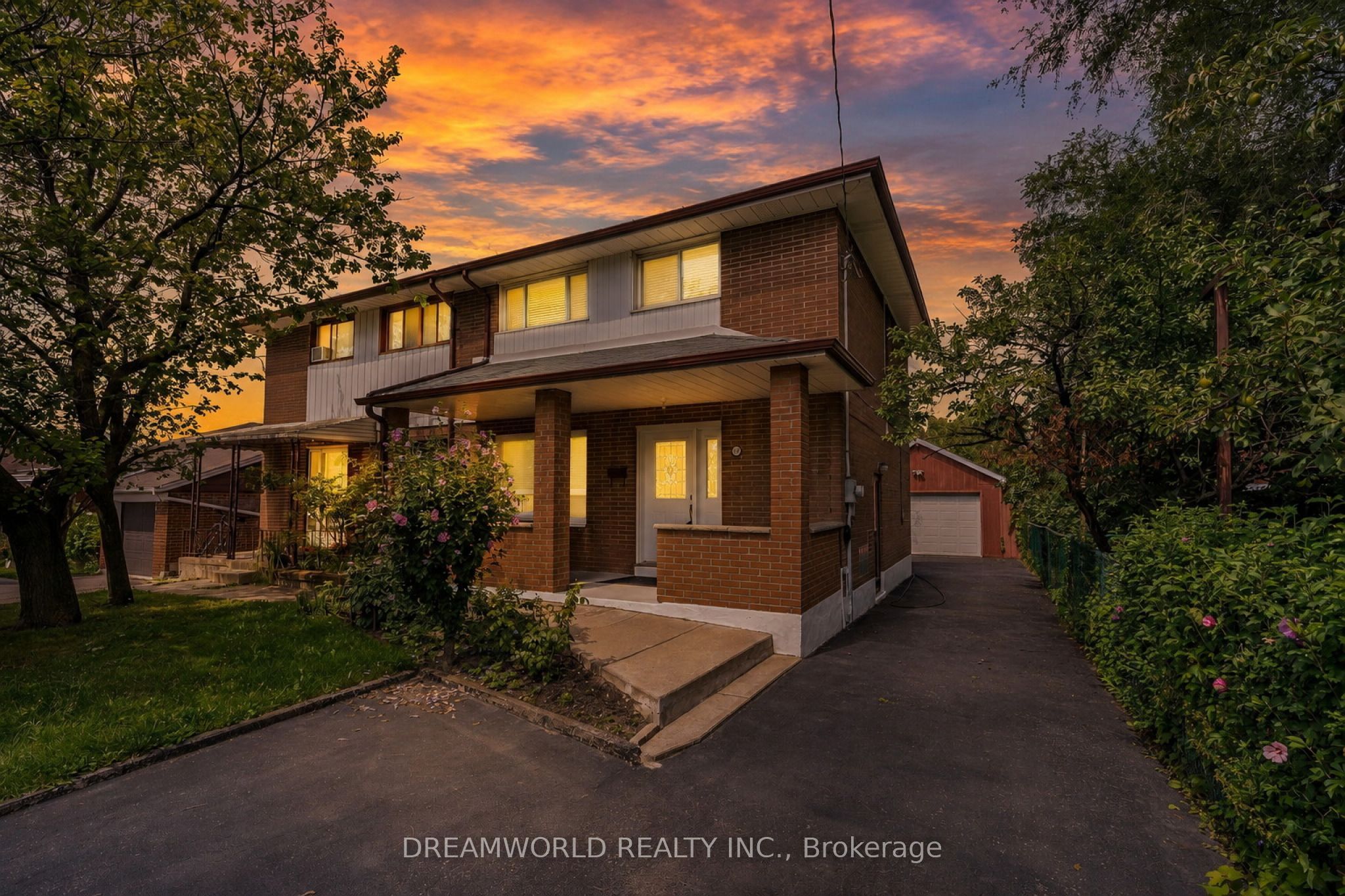 24 Whitburn Crescent Property Photo 2