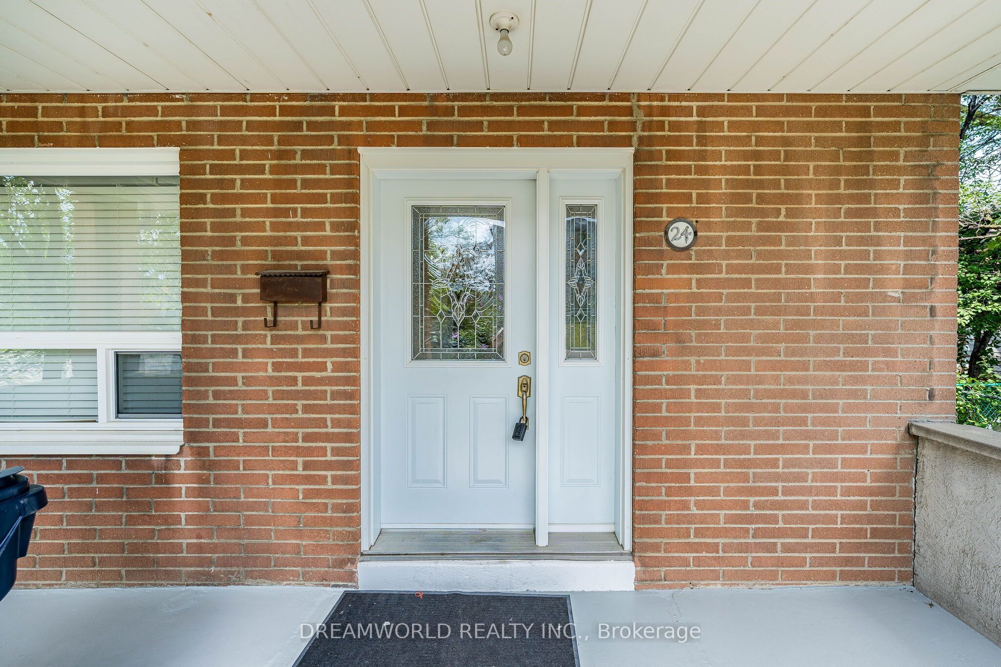 24 Whitburn Crescent Property Photo 8