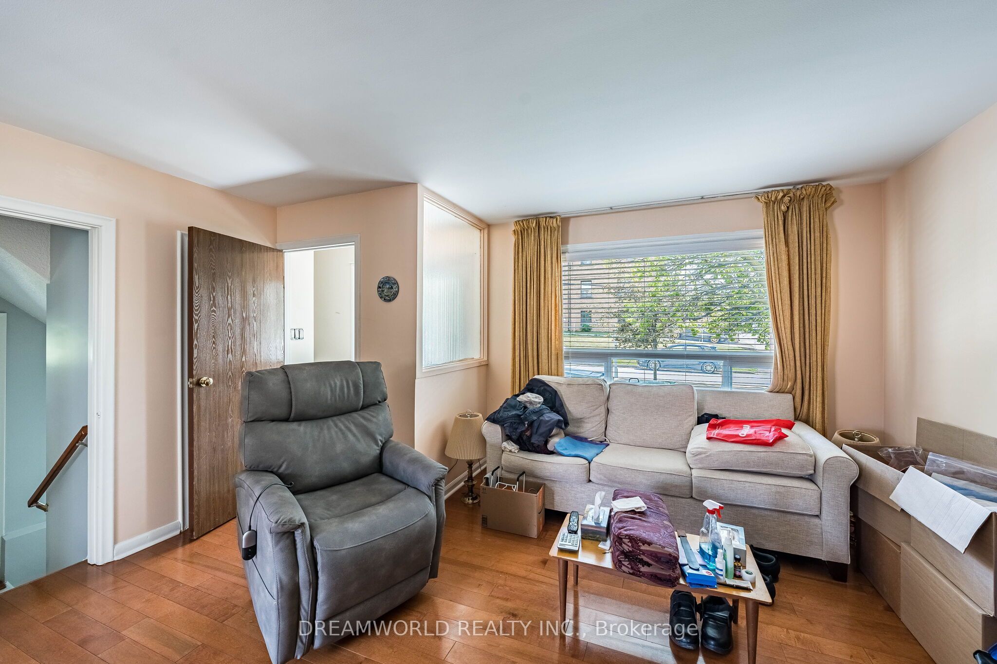 24 Whitburn Crescent Property Photo 12