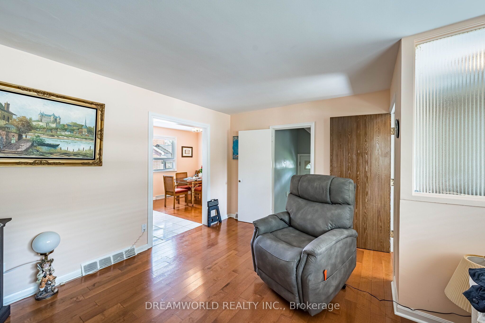 24 Whitburn Crescent Property Photo 13