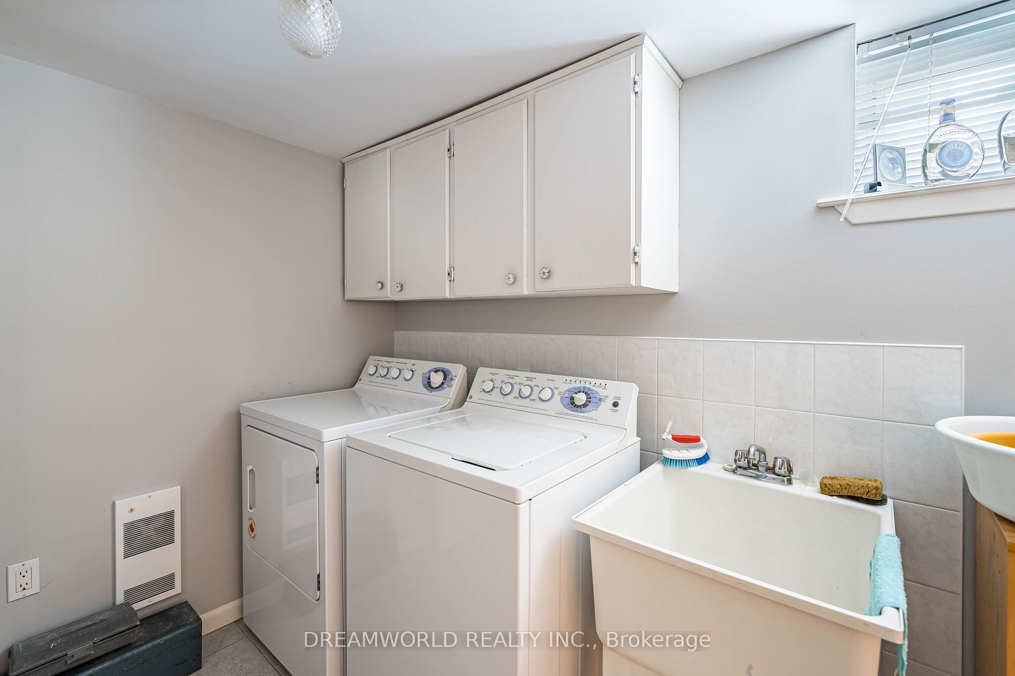 24 Whitburn Crescent Property Photo 37