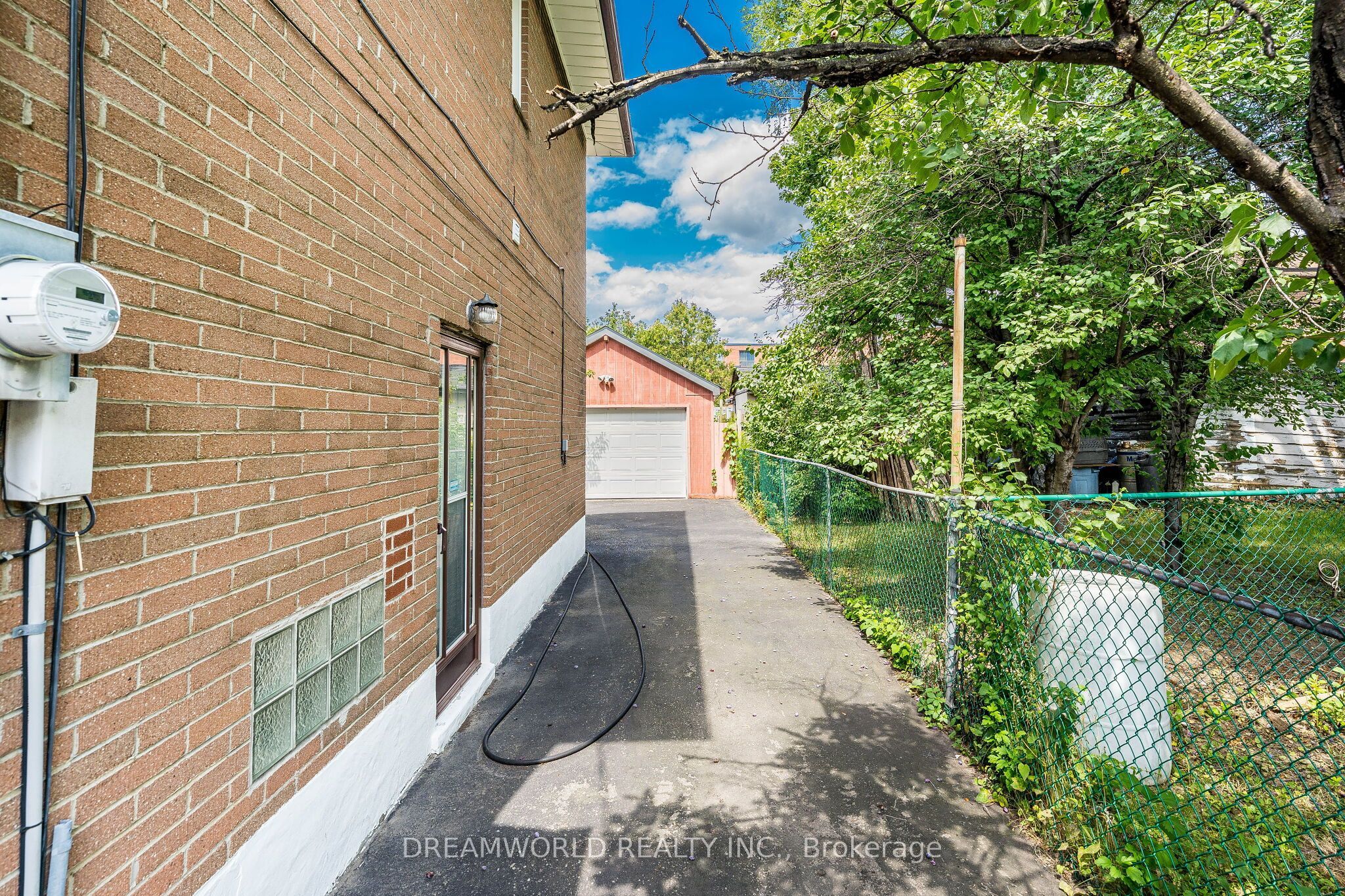 24 Whitburn Crescent Property Photo 40