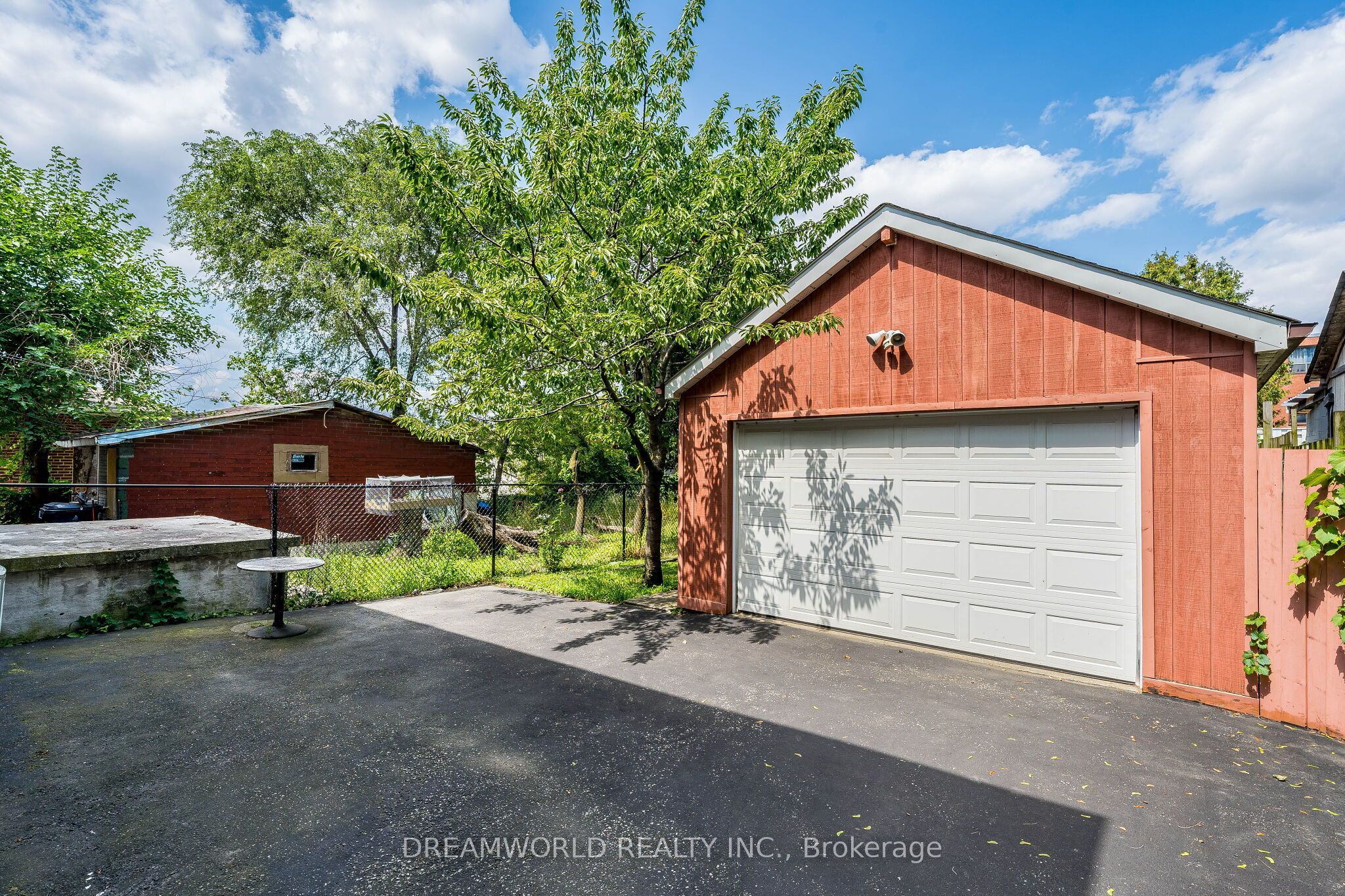 24 Whitburn Crescent Property Photo 41