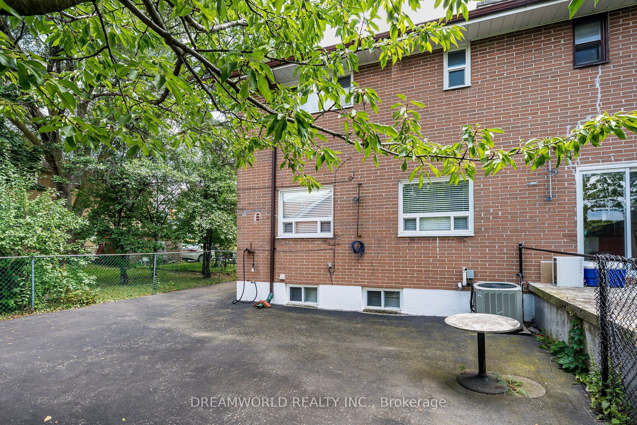 24 Whitburn Crescent Property Photo 43