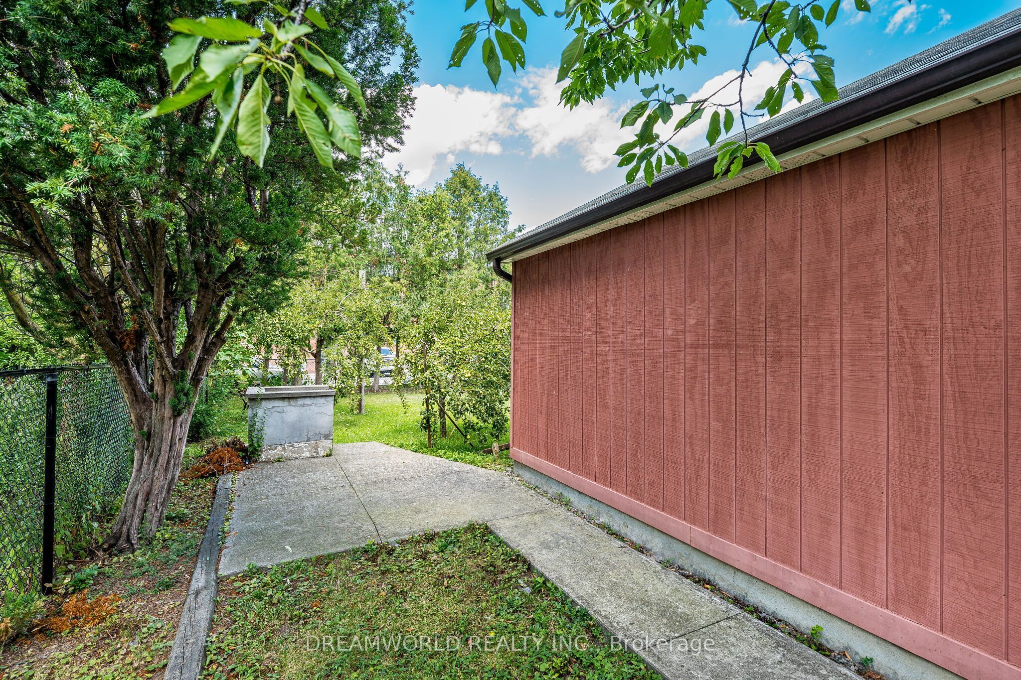 24 Whitburn Crescent Property Photo 44