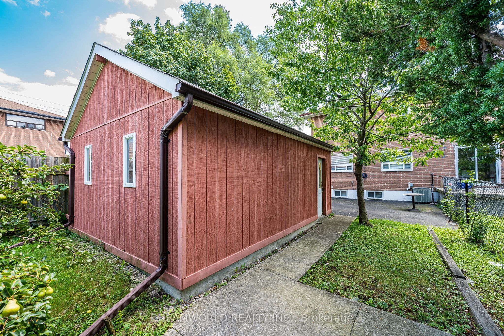 24 Whitburn Crescent Property Photo 45