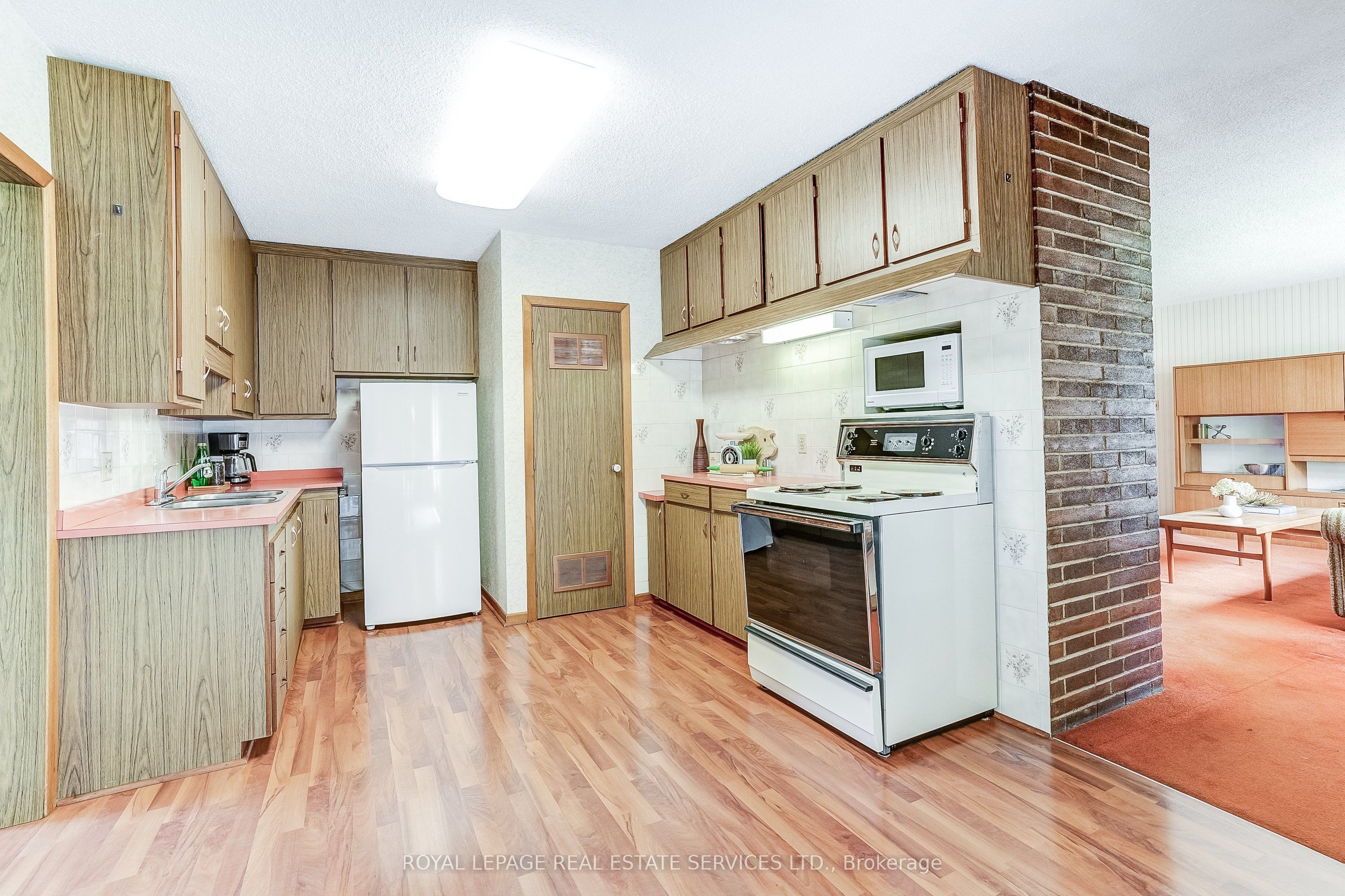 4 Sora Drive Property Photo 8