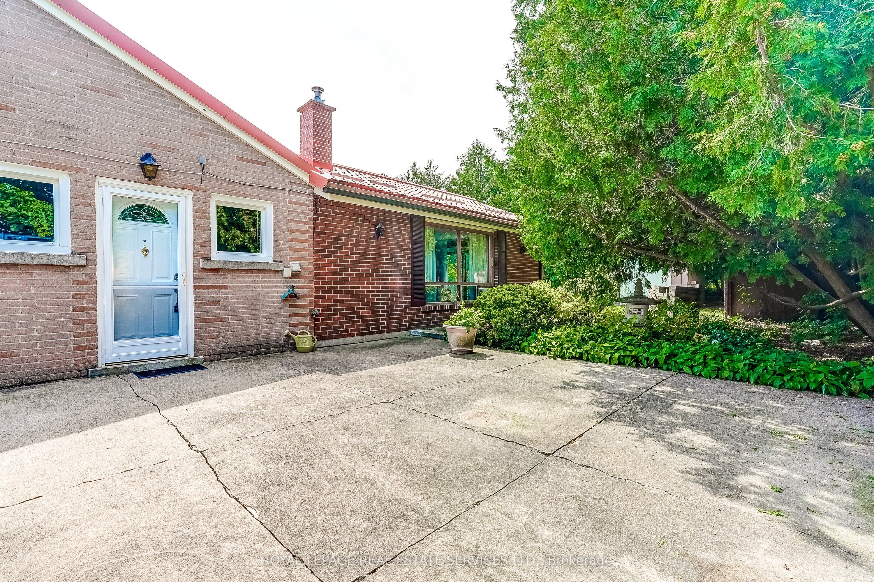 4 Sora Drive Property Photo 28