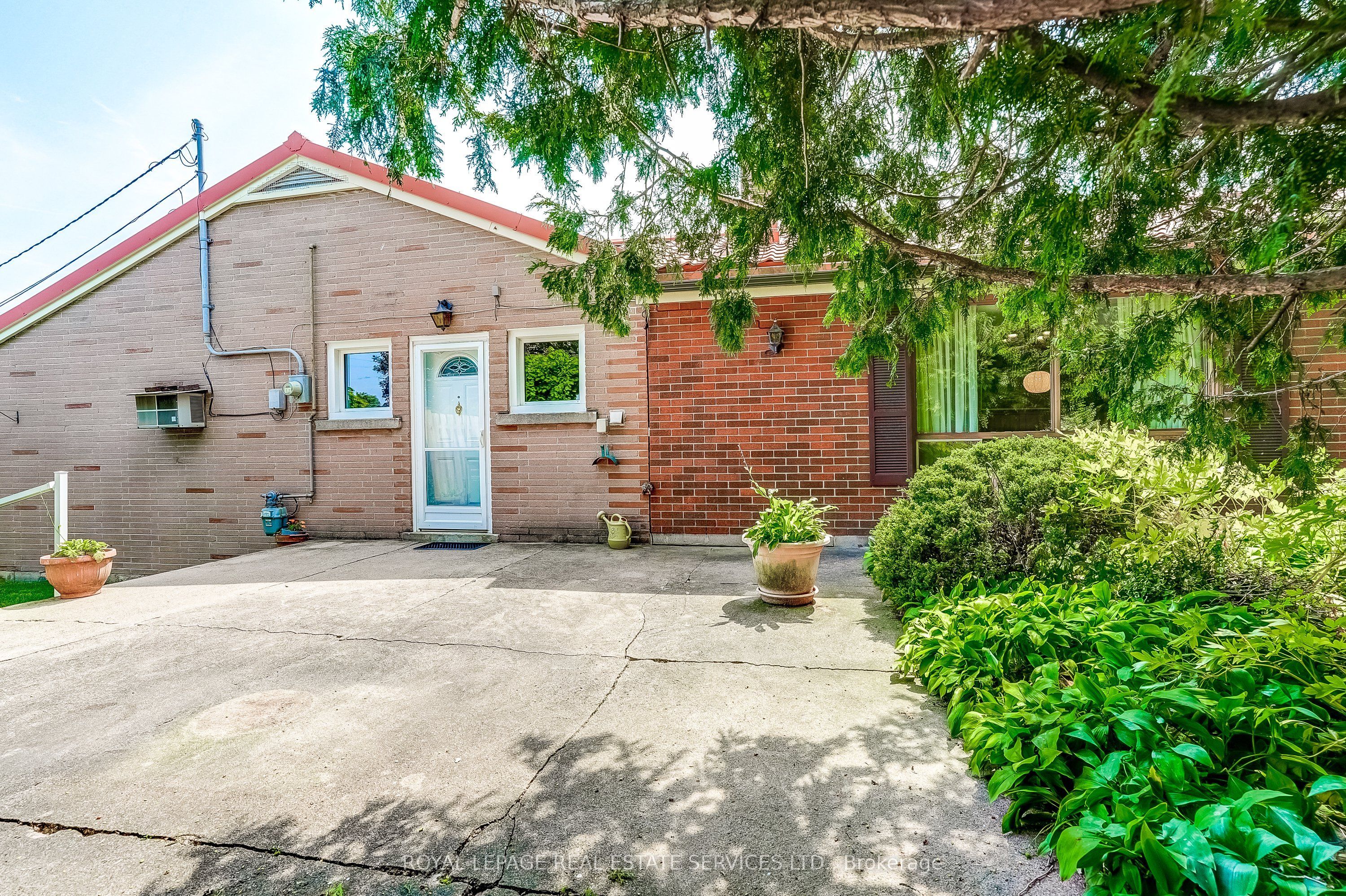 4 Sora Drive Property Photo 29