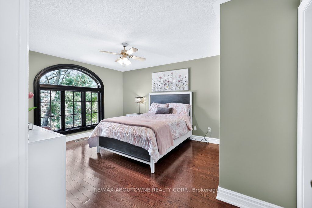 324 Oakridge Court Property Photo 29