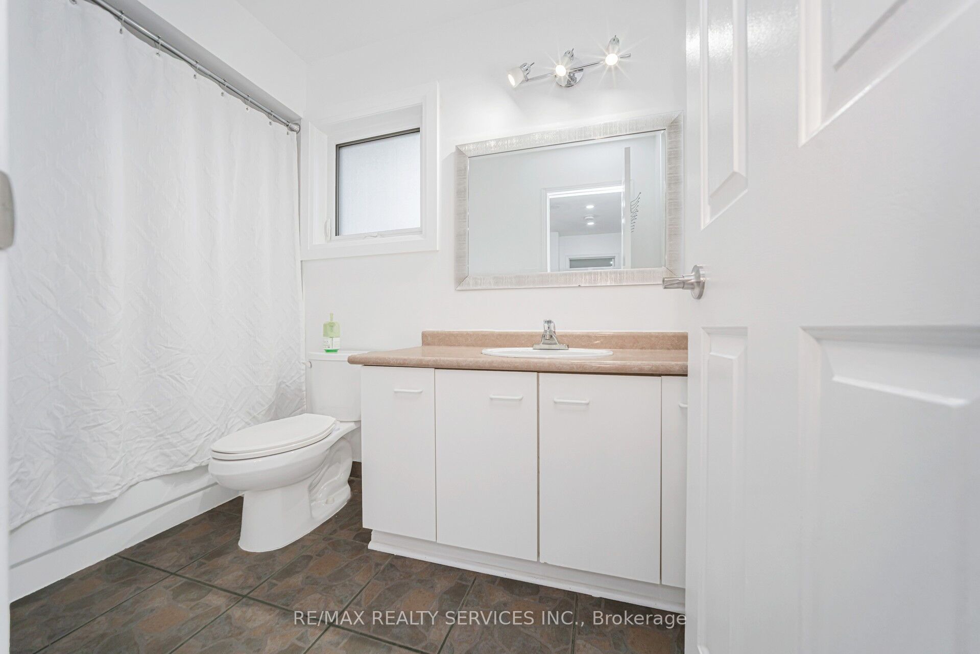19 Wayne Nicol Drive Property Photo 31