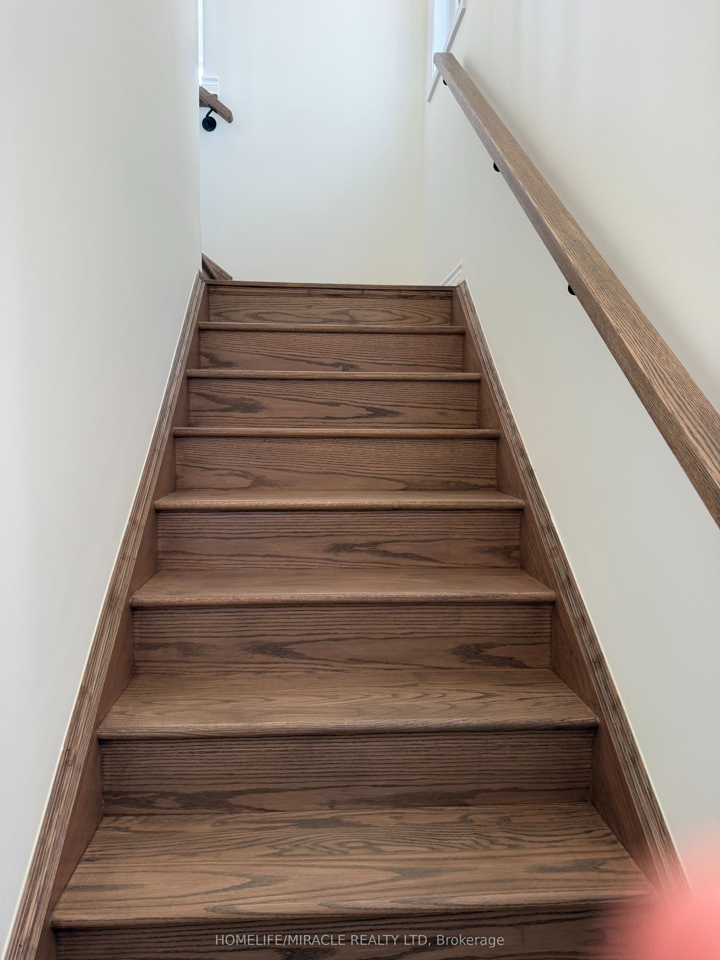 70 Thornbird Crescent Property Photo 2