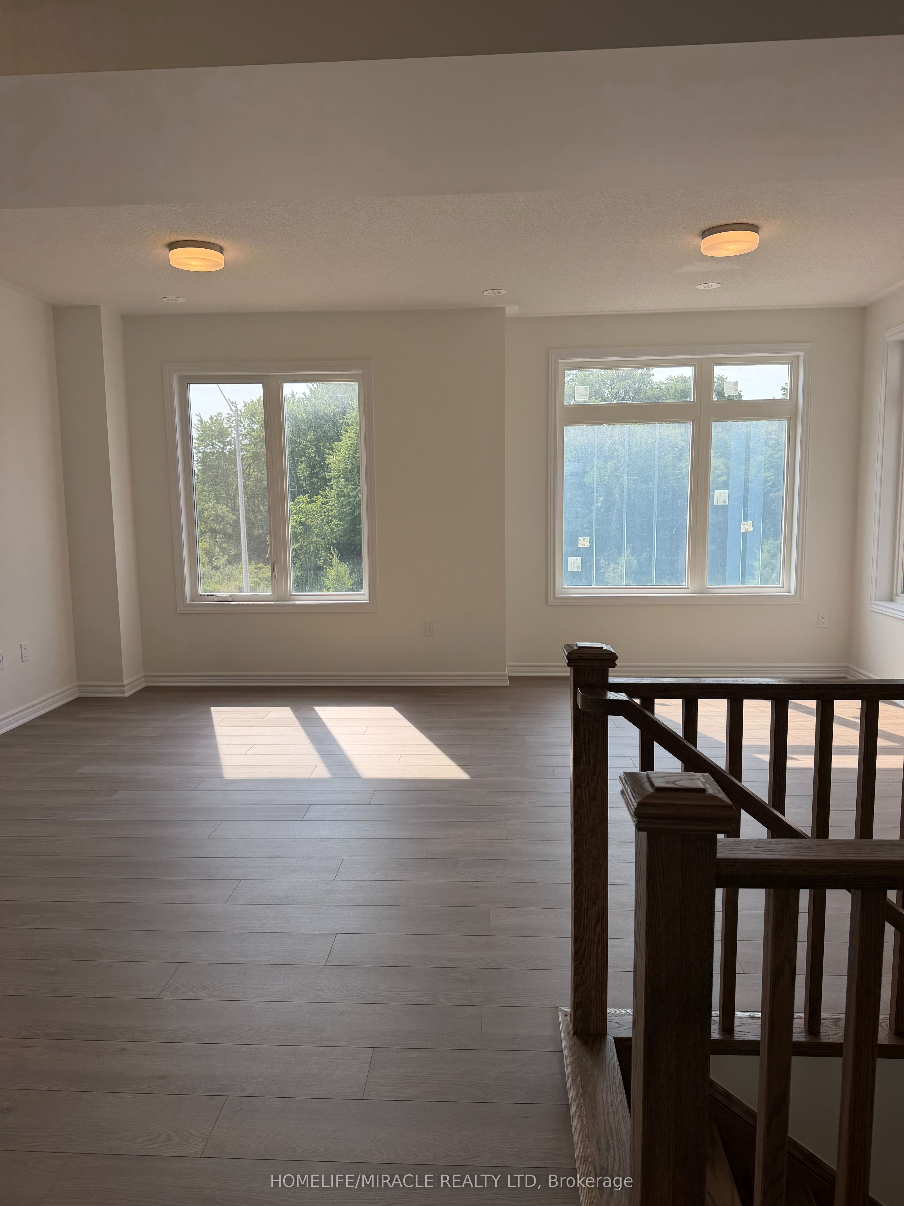 70 Thornbird Crescent Property Photo 3
