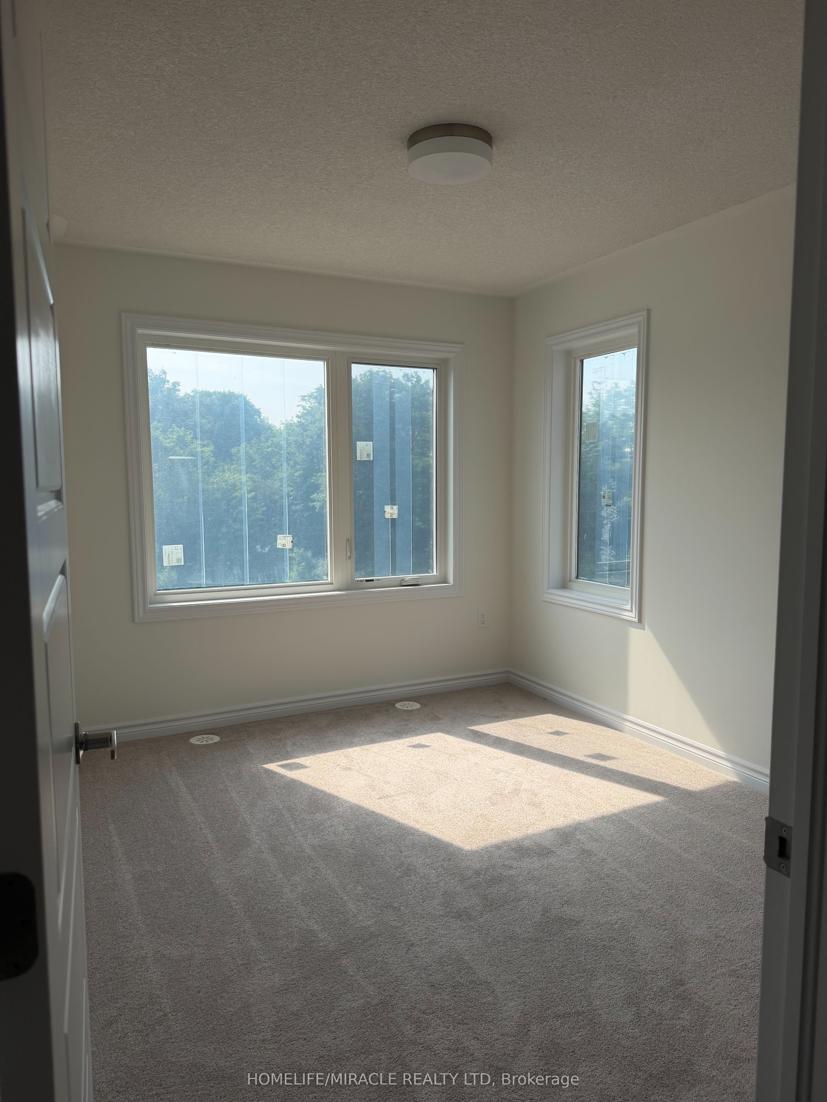 70 Thornbird Crescent Property Photo 7