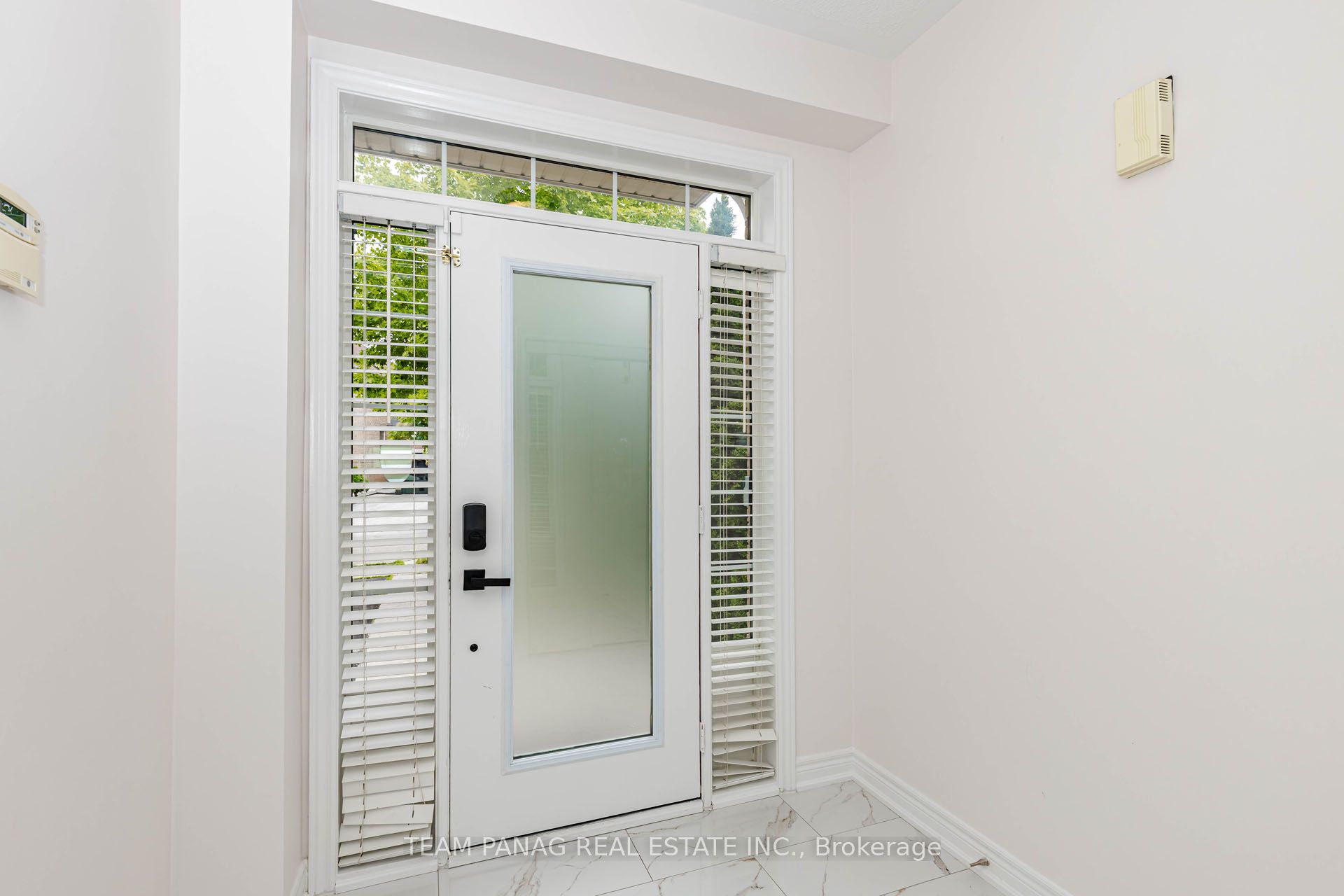 7 Village Lake Crescent Property Photo 3