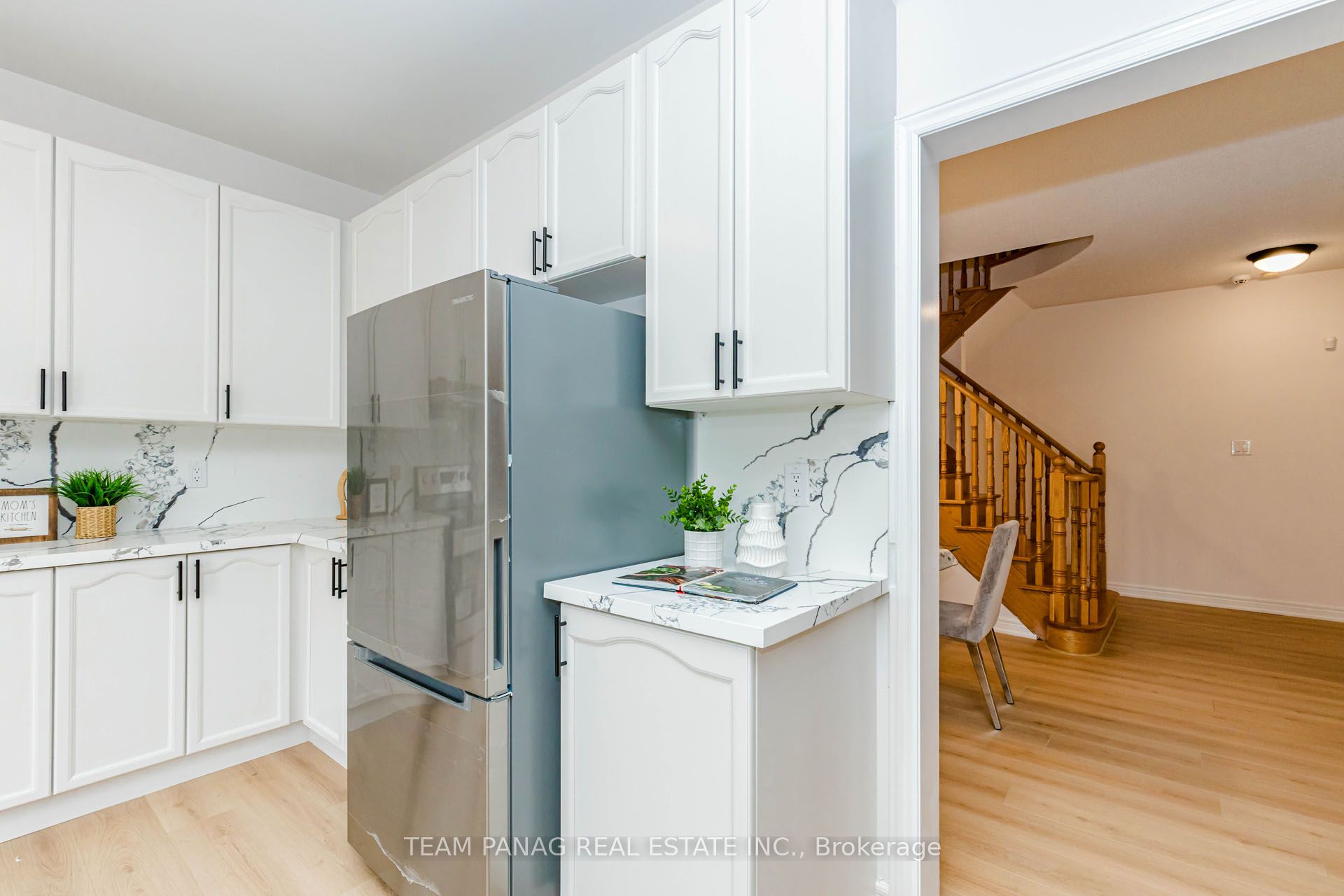 7 Village Lake Crescent Property Photo 23