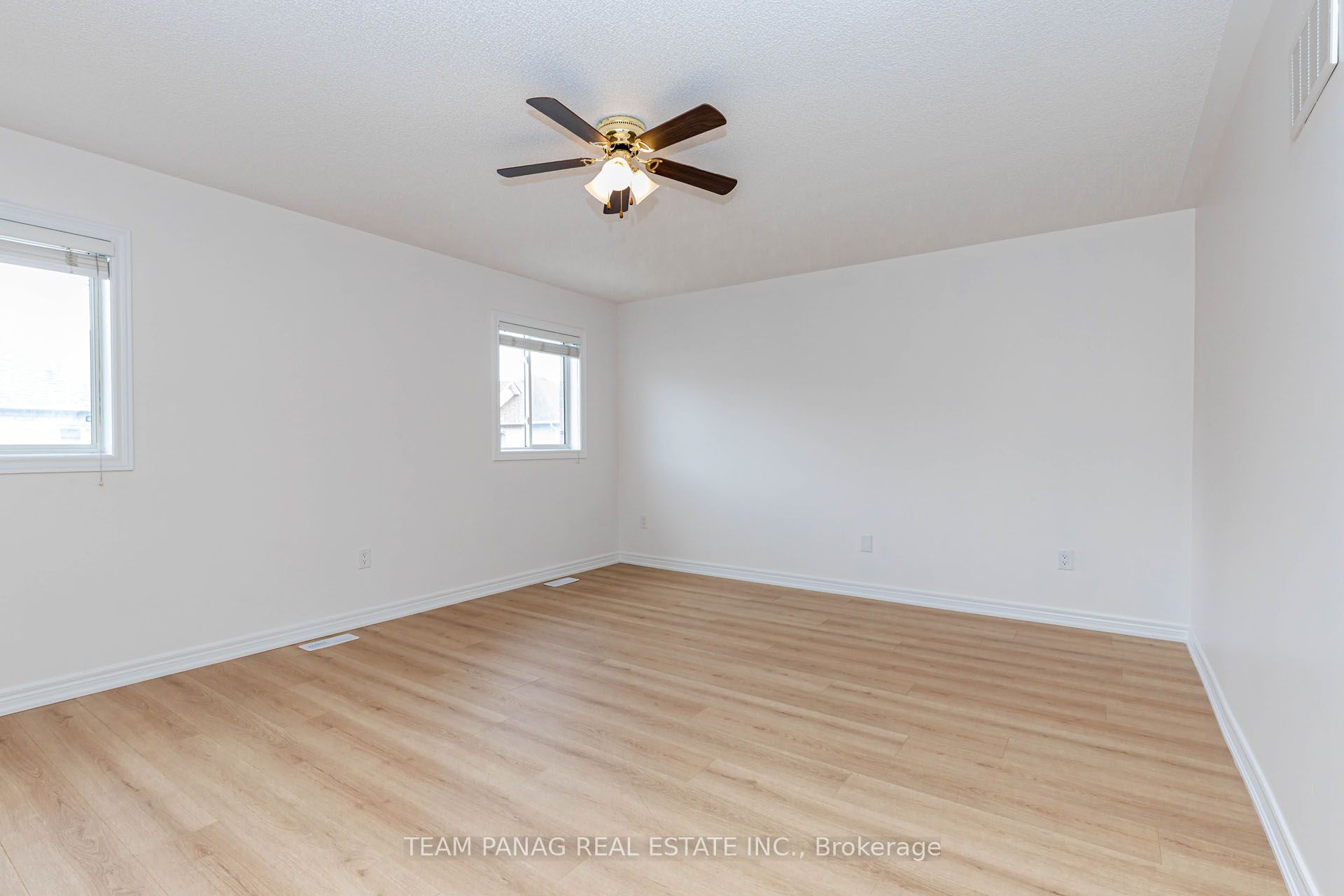 7 Village Lake Crescent Property Photo 29