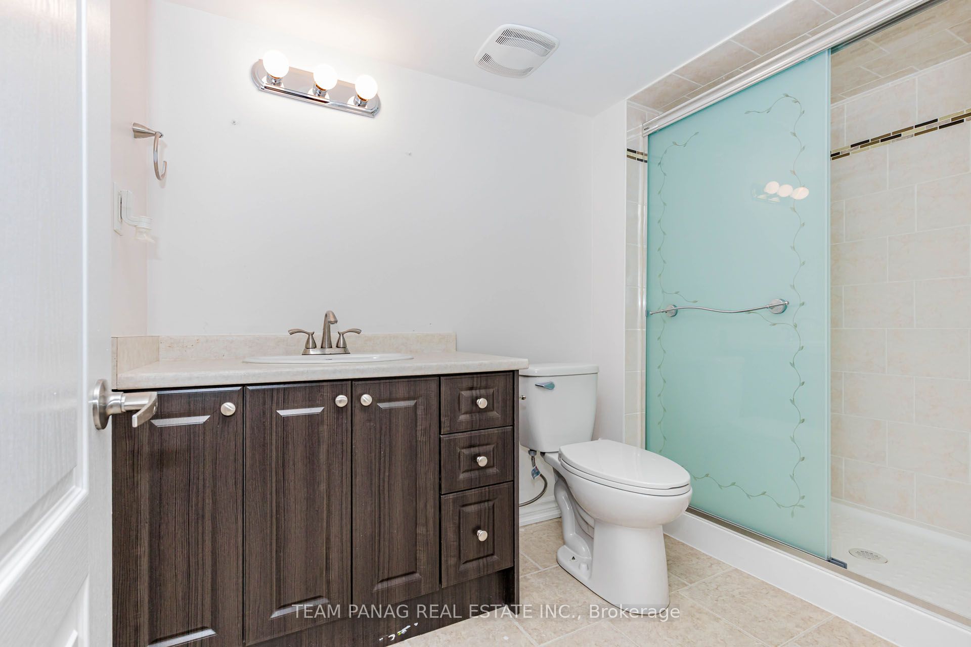7 Village Lake Crescent Property Photo 44