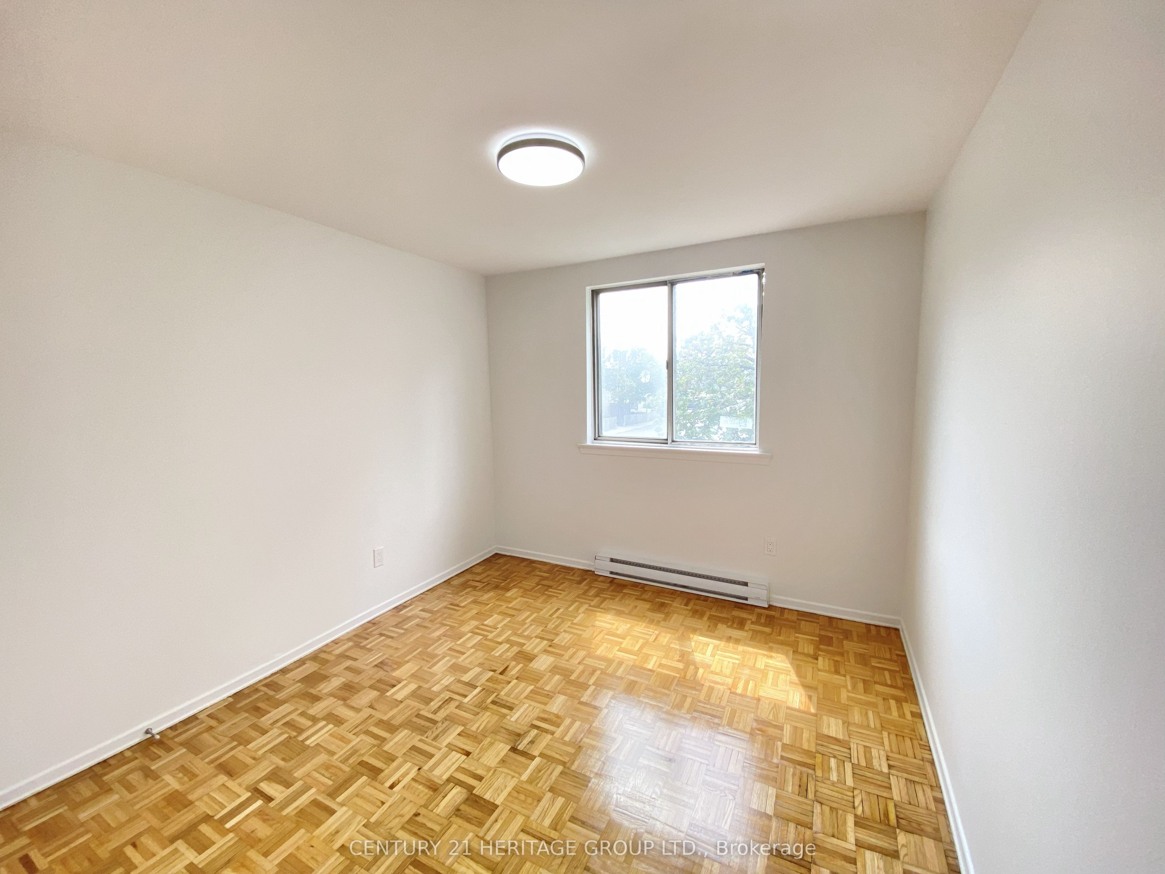 7555 Goreway Drive 153 Property Photo 11