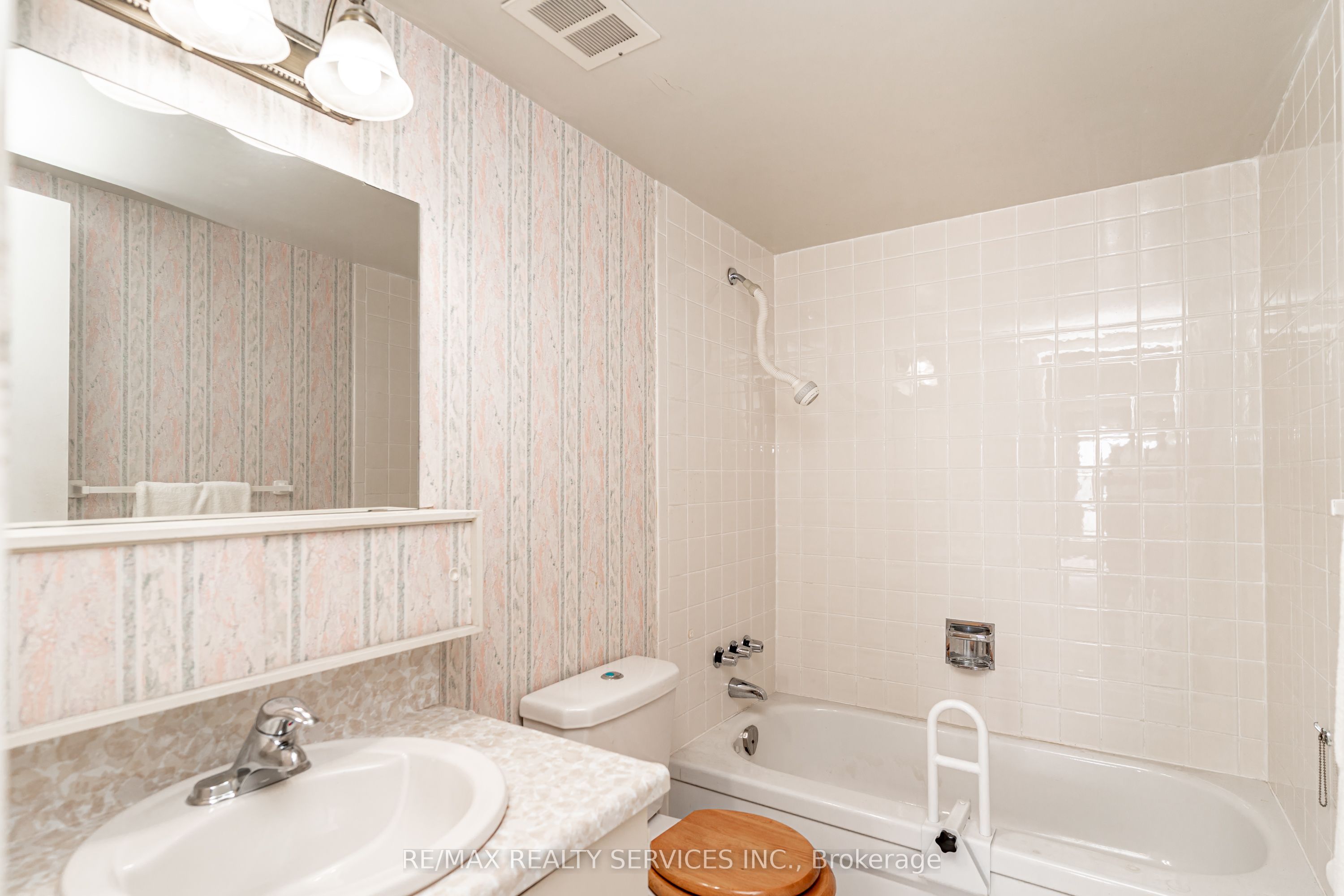 18 Knightsbridge Road 2102 Property Photo 28