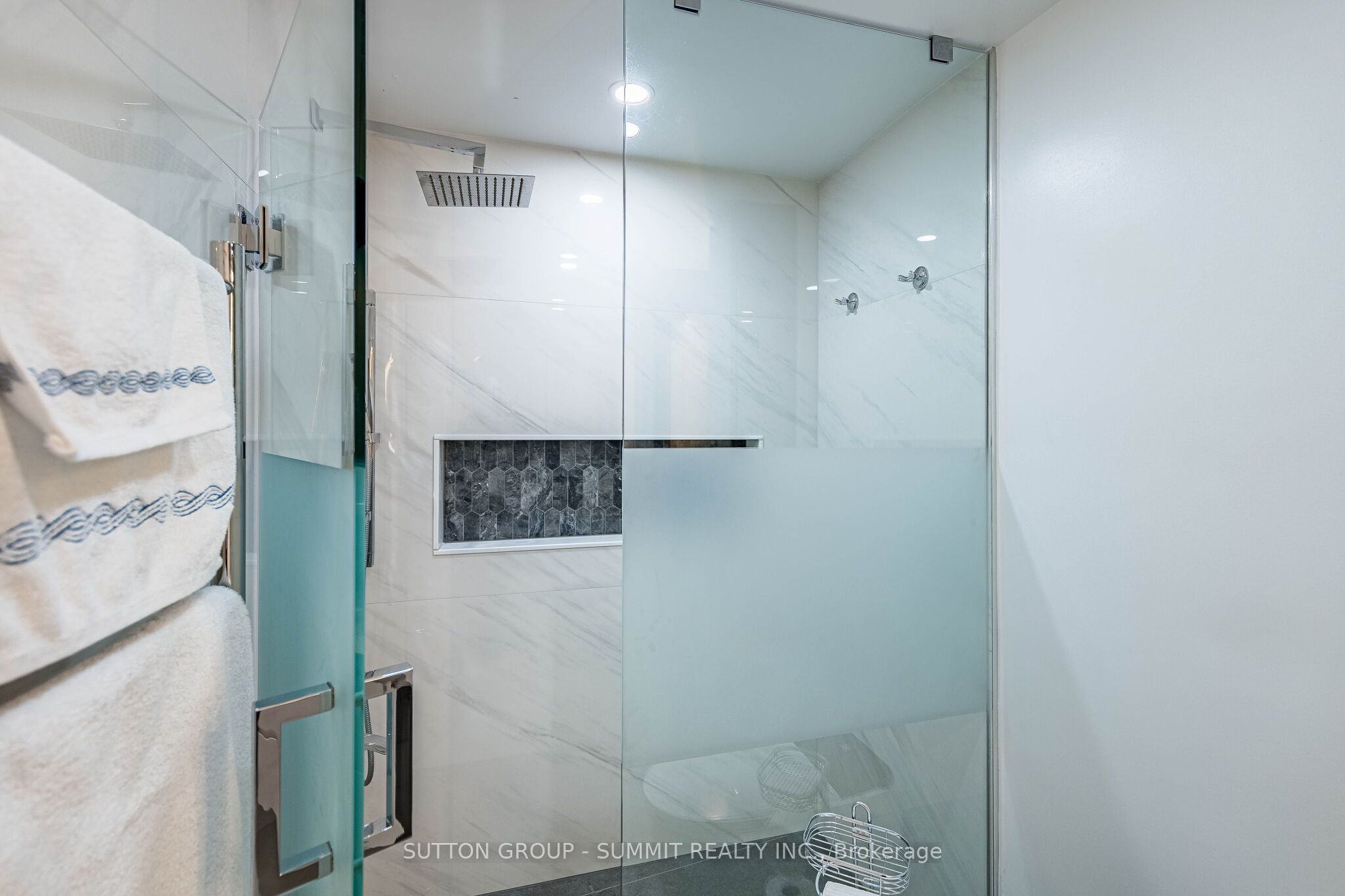 1270 Gainsborough Drive 1 Property Photo 39