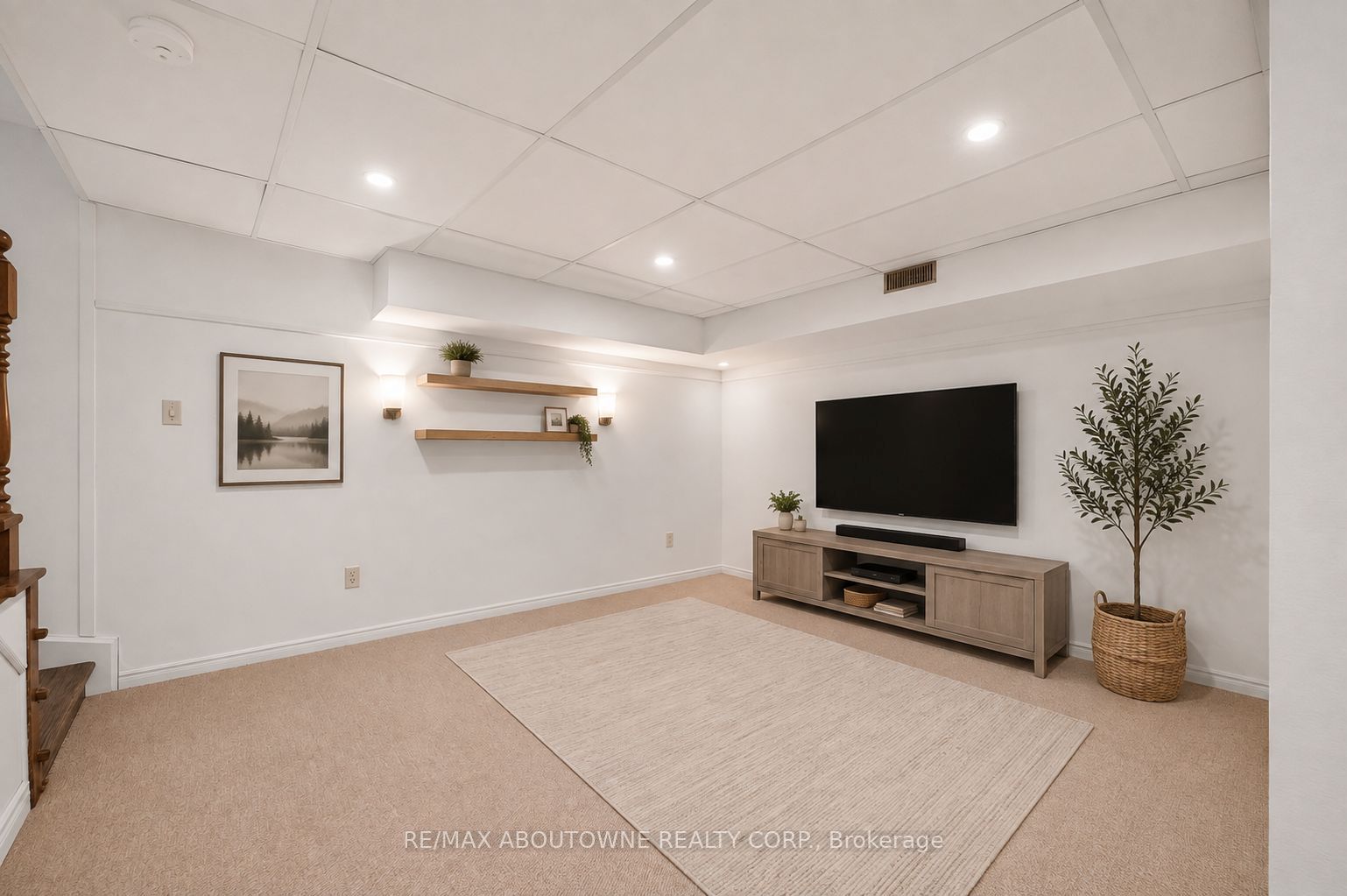 461 Blathwayte Lane Property Photo 22