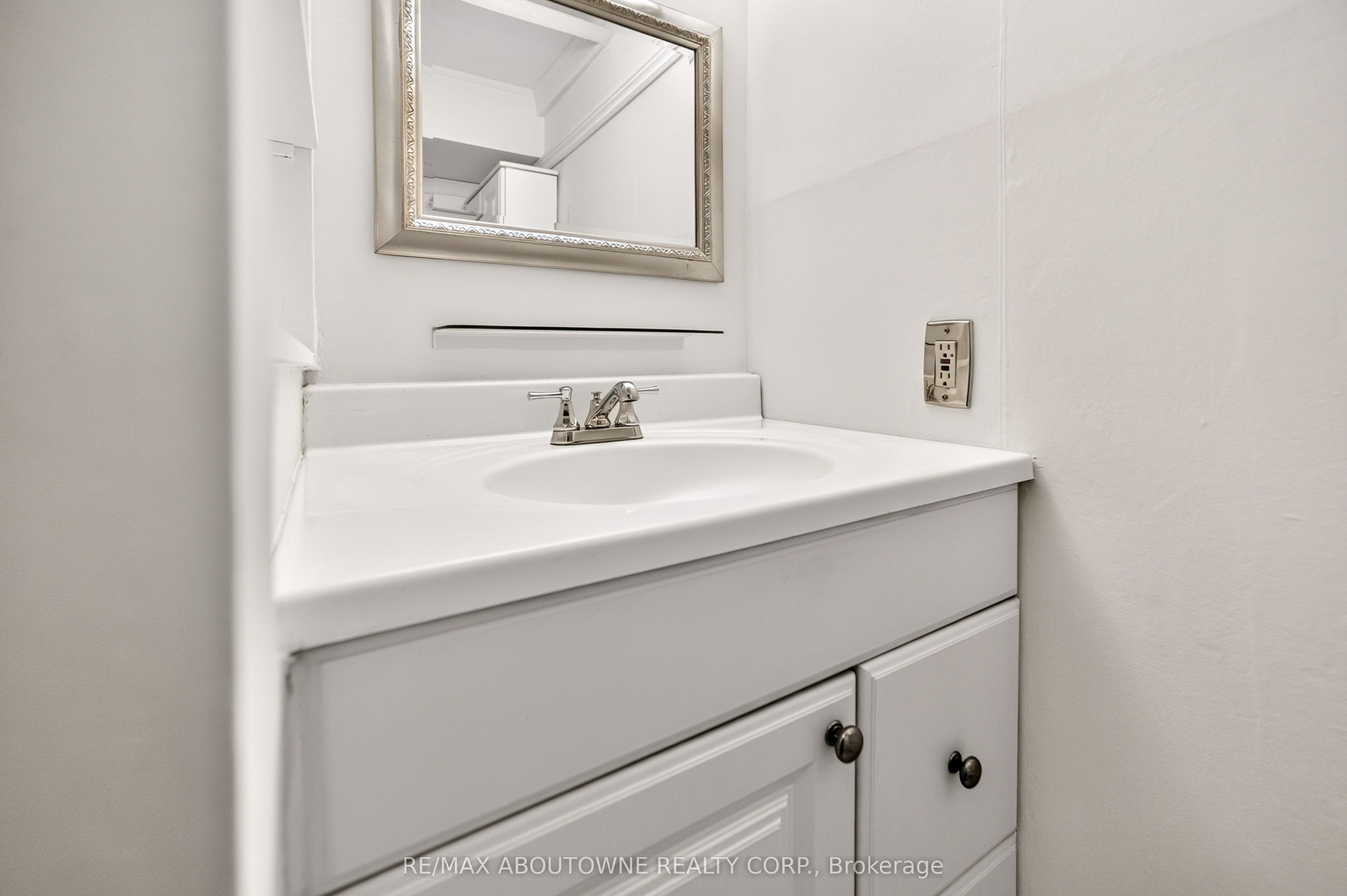 461 Blathwayte Lane Property Photo 24