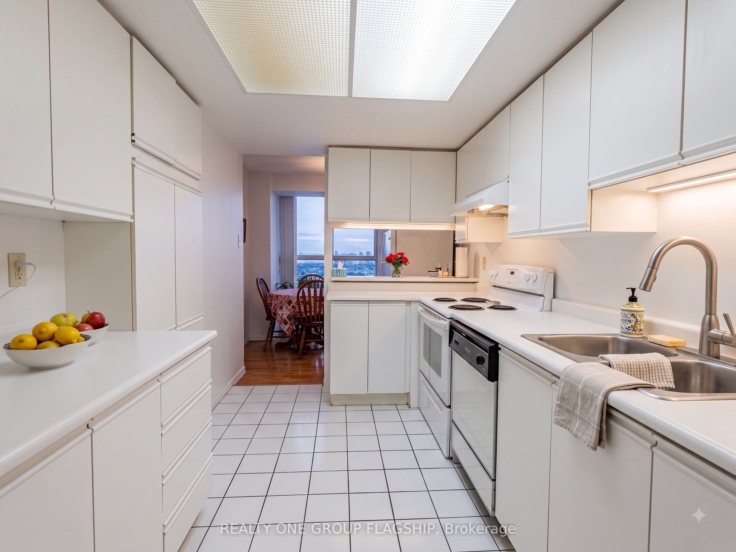600 Rexdale Boulevard 802 Property Photo 6