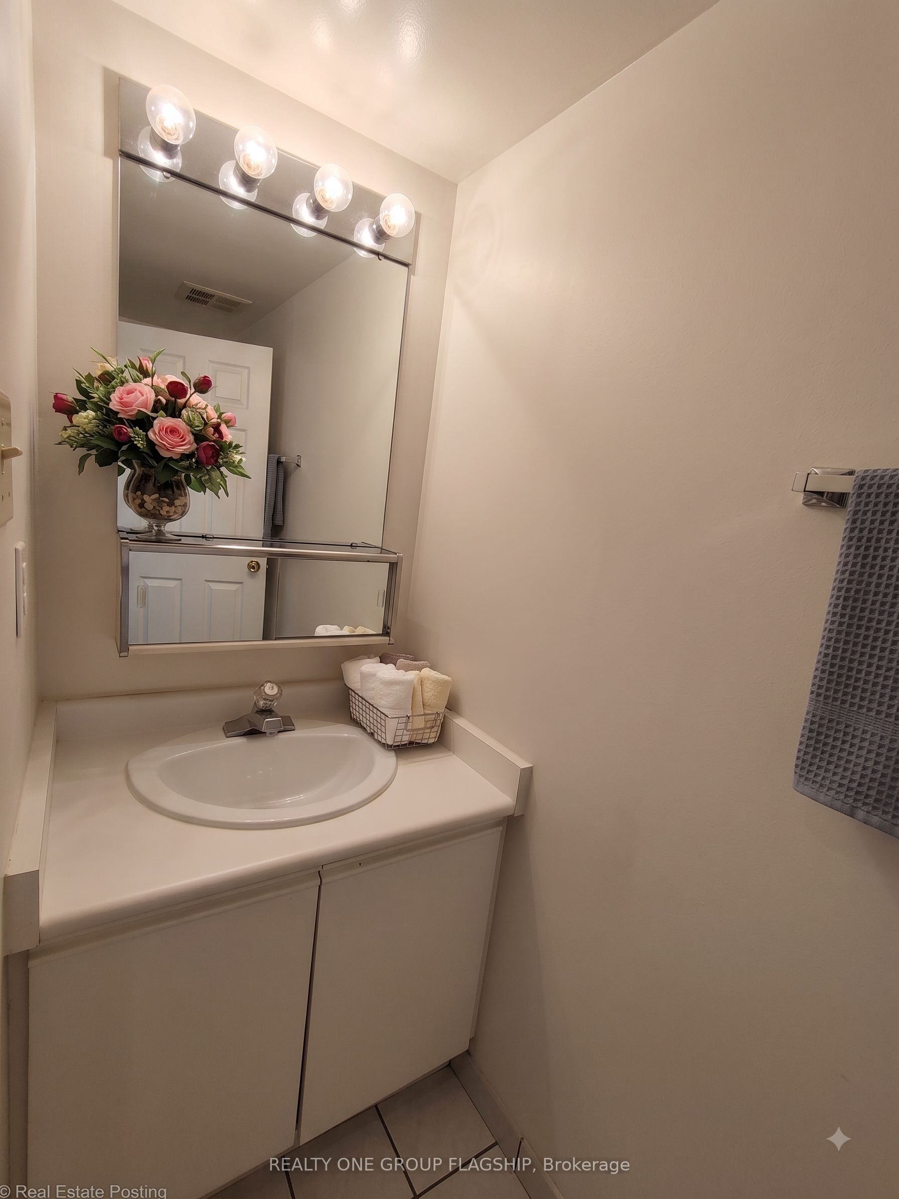 600 Rexdale Boulevard 802 Property Photo 8