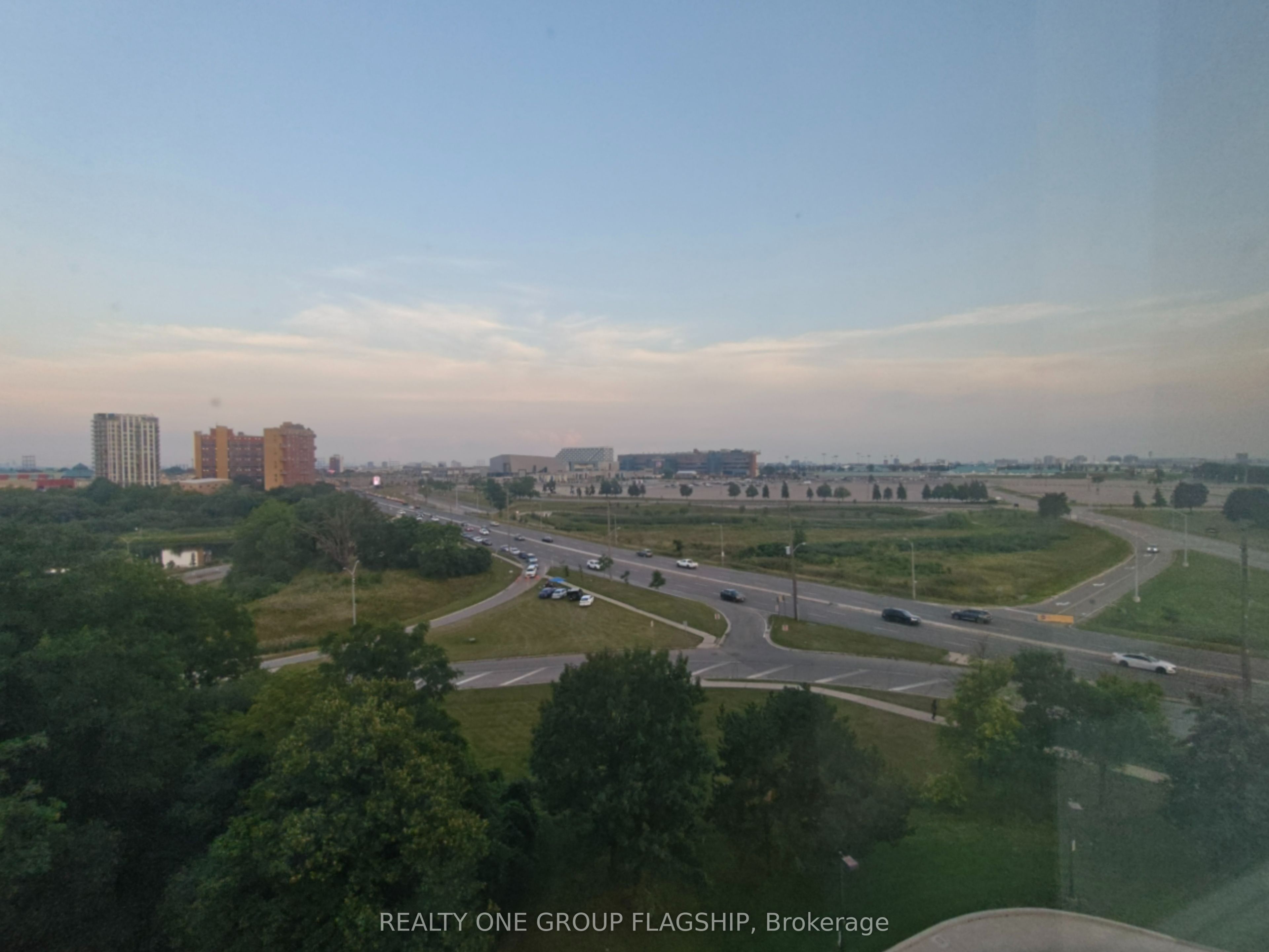 600 Rexdale Boulevard 802 Property Photo 9